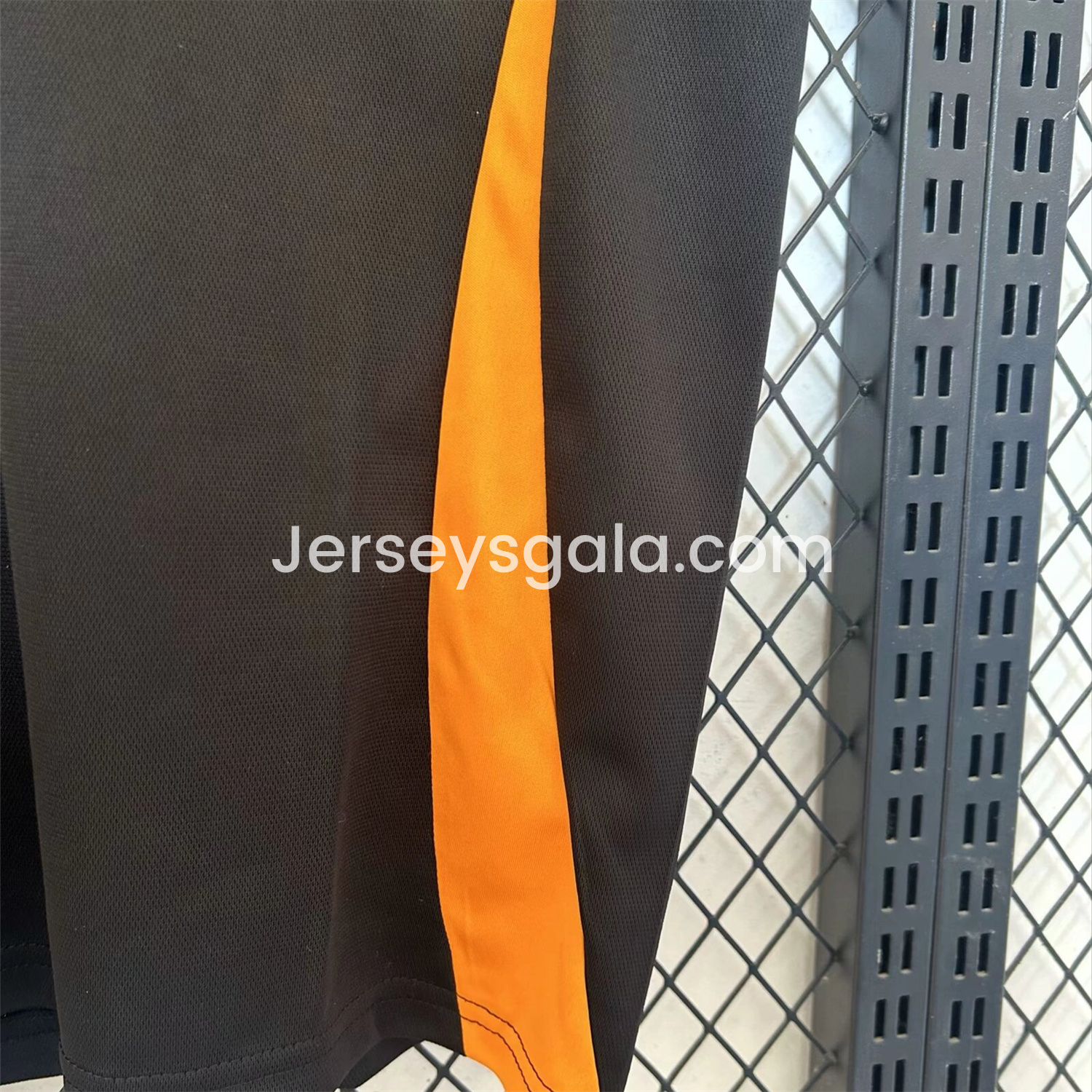 JerseysGala.com | Atletico Mineiro 24-25 Black Training Jersey with Polo Collar - Fans Version -Customize Name, Number and Patch | Worldwide Shipping