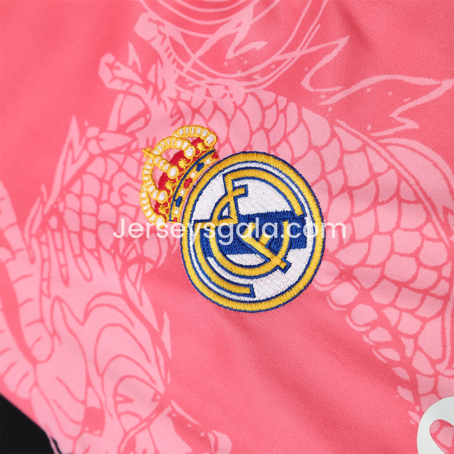 JerseysGala.com | Real Madrid 25-26 Vest Training Set - Pink-Black Dragon Vest & Black-White Shorts -Customize Name, Number and Patch | Worldwide Shipping