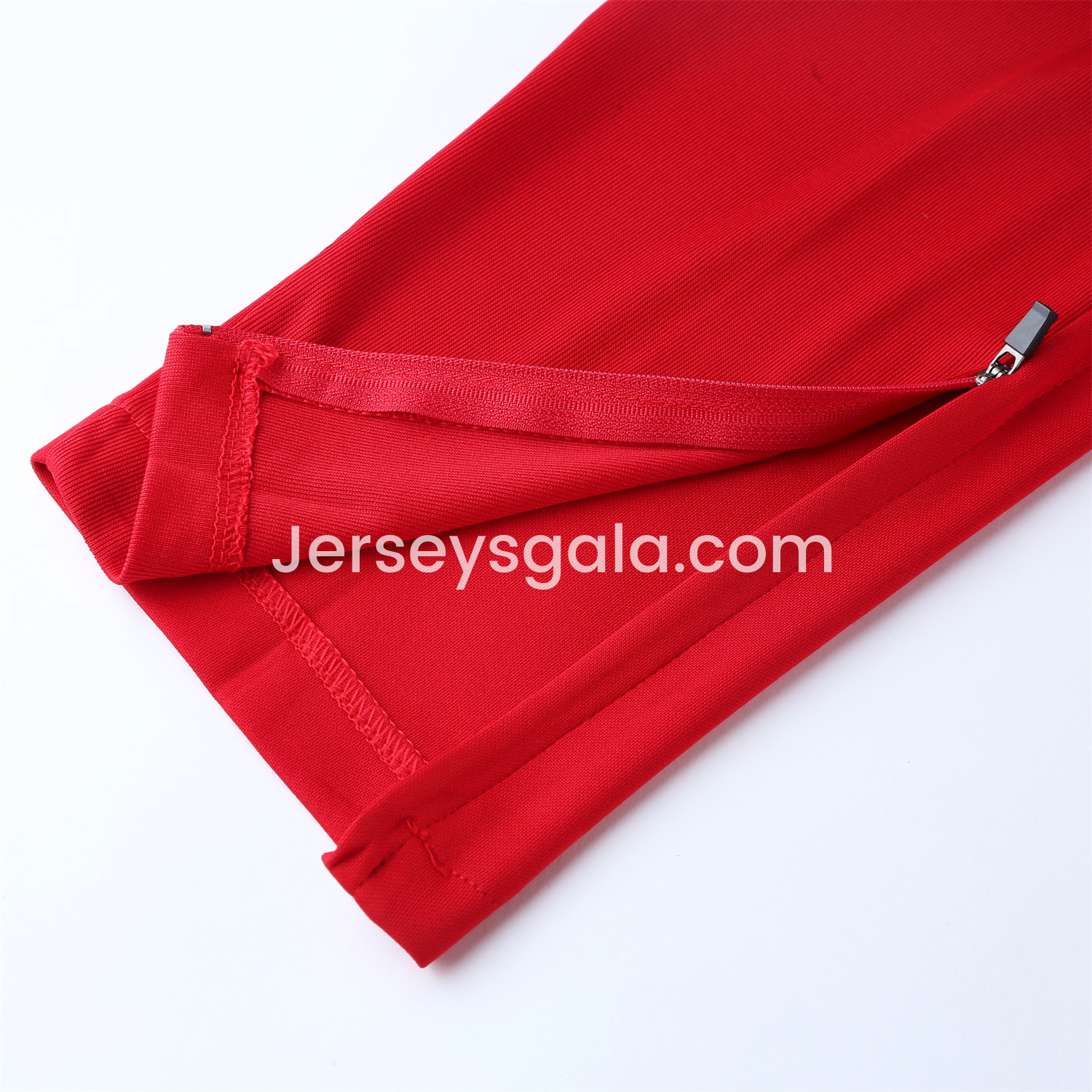 JerseysGala.com | Liver.pool 24-25 Long Sleeve Training Set - Red Top and Pants -Customize Name, Number and Patch | Worldwide Shipping