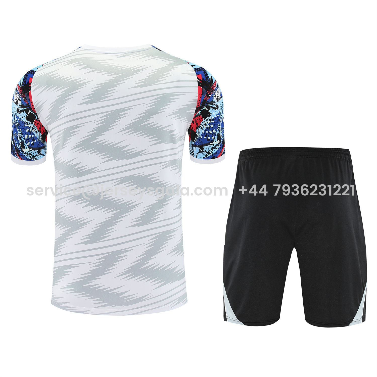 JerseysGala.com | Real Madrid 25-26 Short-Sleeve Training Set - Grey Arrow Pattern Top & Black Shorts -Customize Name, Number and Patch | Worldwide Shipping