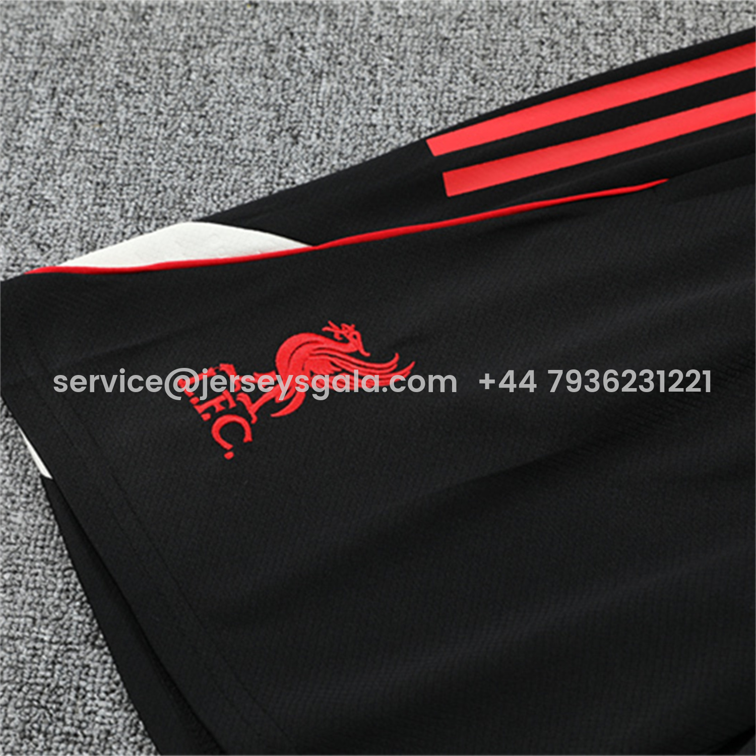 JerseysGala.com | Liver.pool 25-26 Kids Short-Sleeve Training Set - Black Top & Black Shorts -Customize Name, Number and Patch | Worldwide Shipping