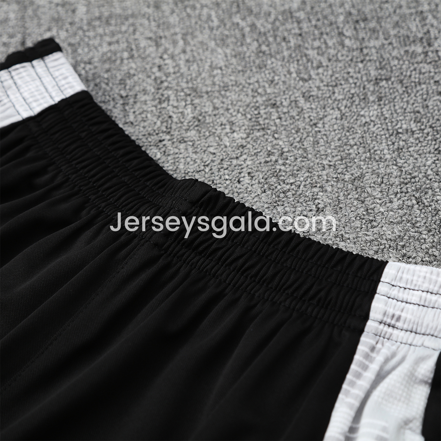 JerseysGala.com | Real Madrid 25-26 Vest Training Set - Pink-Black Dragon Vest & Black-White Shorts -Customize Name, Number and Patch | Worldwide Shipping