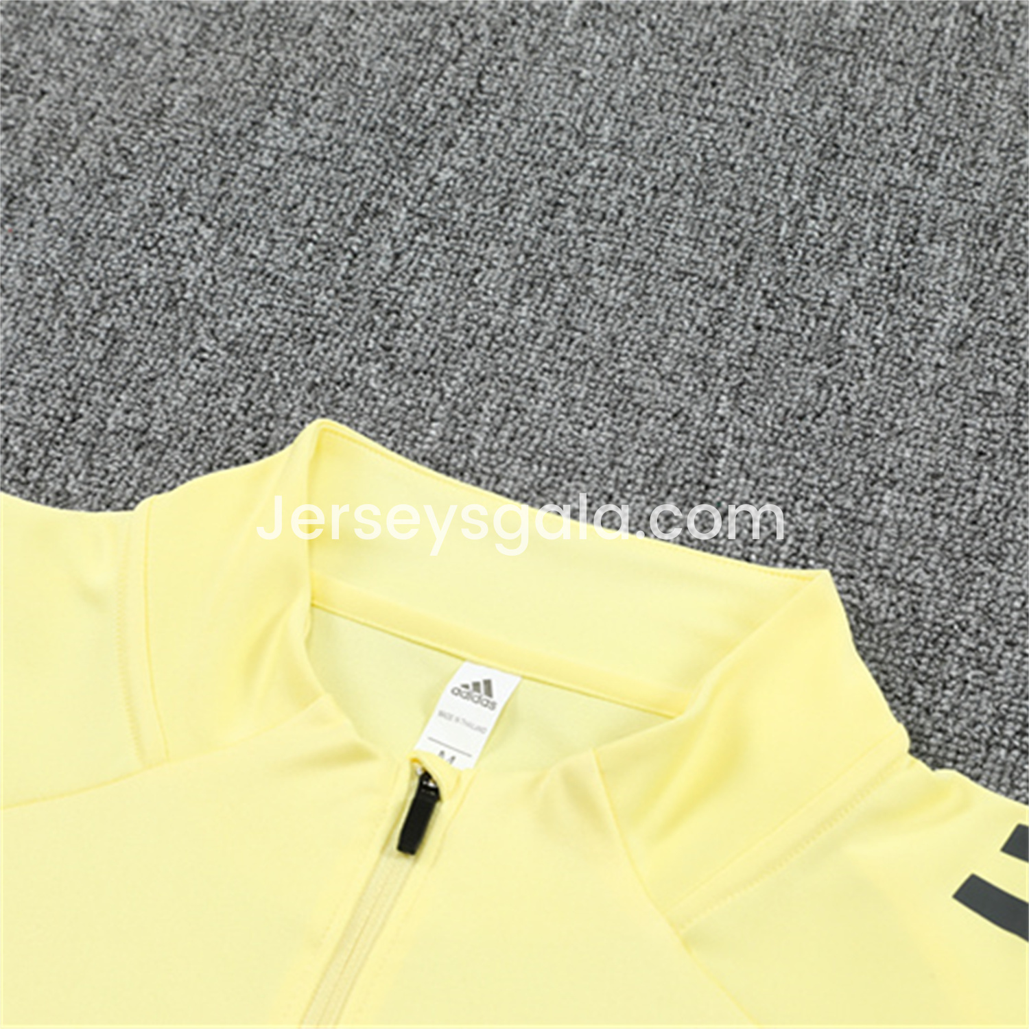 JerseysGala.com | Real Madrid 25-26 Kid Long Sleeves Training Set - Yellow Top & Gray Pants -Customize Name, Number and Patch | Worldwide Shipping