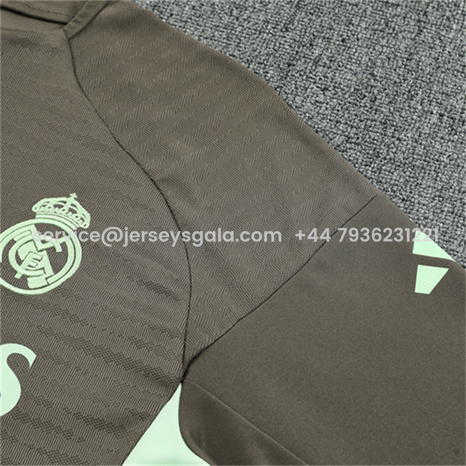 JerseysGala.com | Real Madrid 25-26 Long Sleeve Training Set - Player Version - Khaki Top and Khaki Pants -Customize Name, Number and Patch | Worldwide Shipping