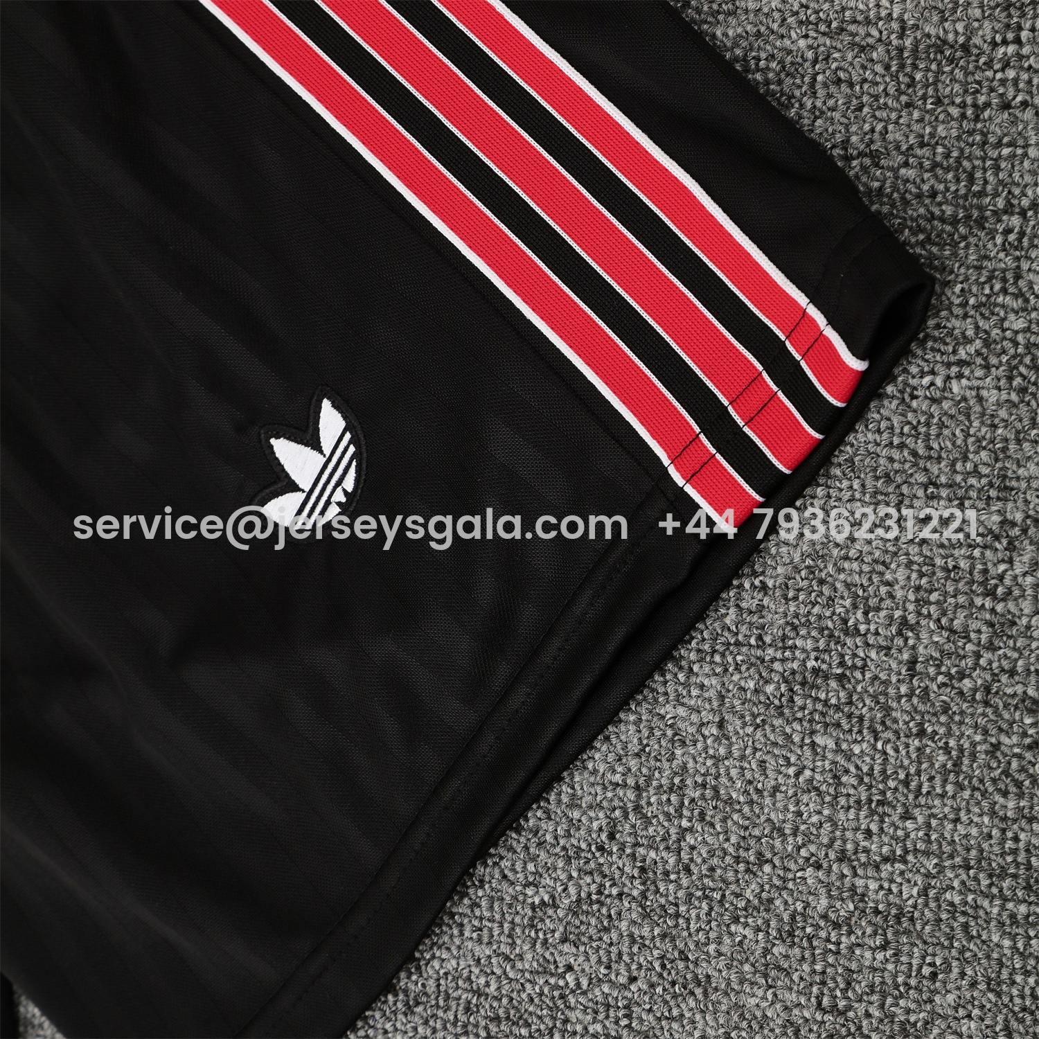 JerseysGala.com | Flamengo 25-26 Short-Sleeve Training Set - Red Top & Black Shorts -Customize Name, Number and Patch | Worldwide Shipping