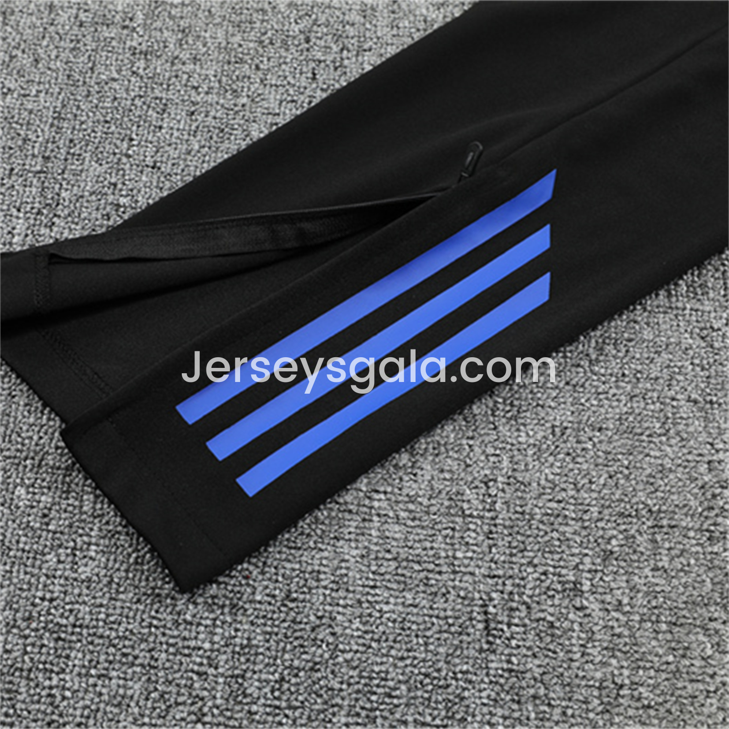 JerseysGala.com | Real Madrid 25-26 Kids Long Sleeve Training Set - White Loong Black Blue Top and Black Pants -Customize Name, Number and Patch | Worldwide Shipping