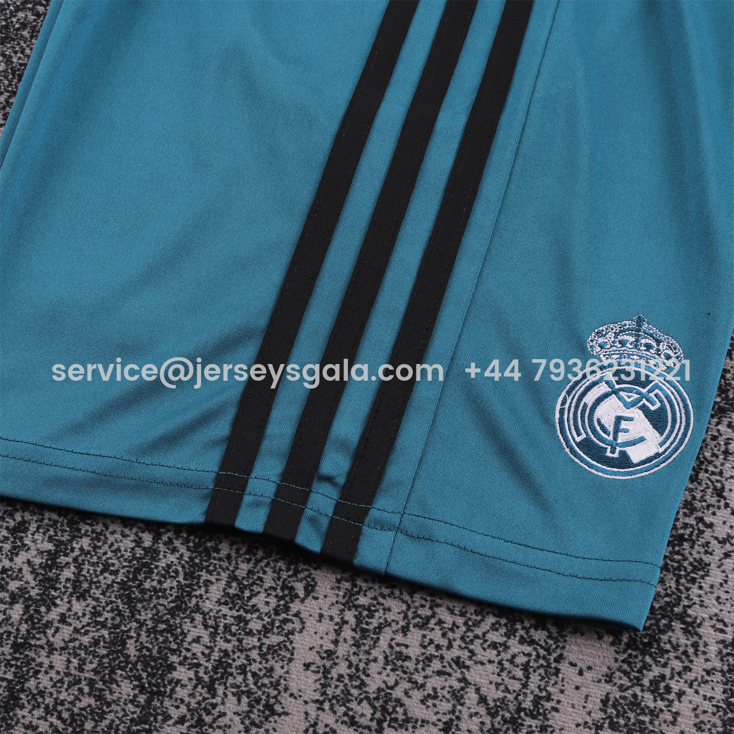 JerseysGala.com | Retro Real Madrid 17-18 Third Long Sleeves Kids Kit -Customize Name, Number and Patch | Worldwide Shipping