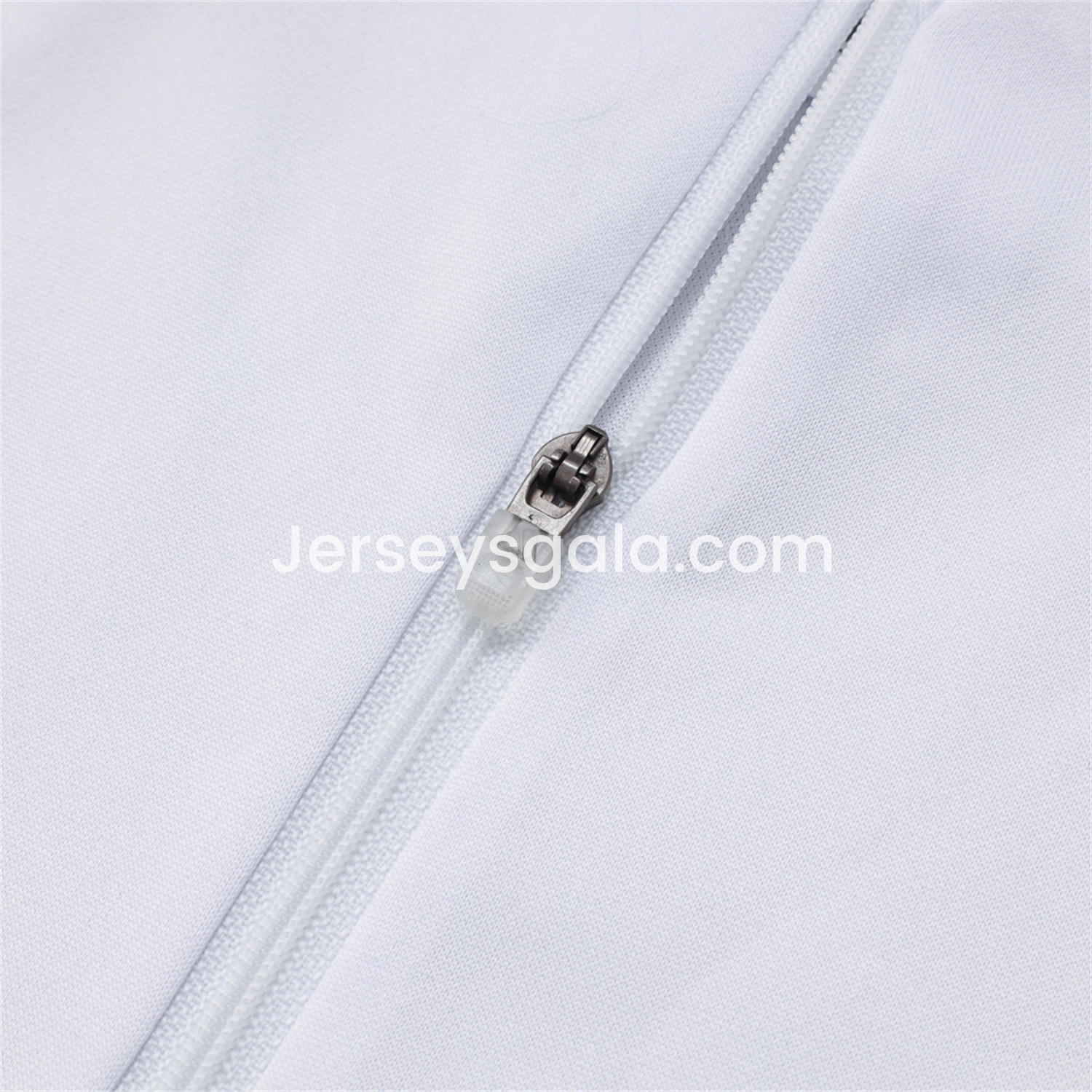 JerseysGala.com | Real Madrid 25-26 Long Sleeve Training Set - White Top and Black Pants -Customize Name, Number and Patch | Worldwide Shipping