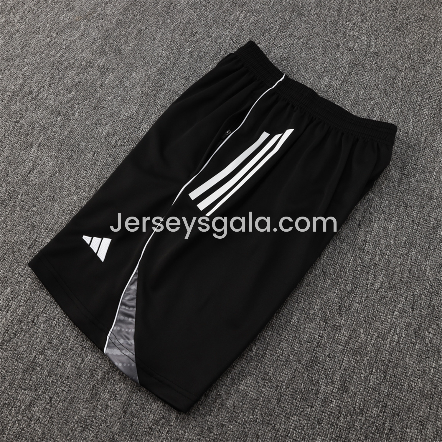 JerseysGala.com | Real Madrid 25-26 Vest Training Set - Black Vest and Black Shorts -Customize Name, Number and Patch | Worldwide Shipping