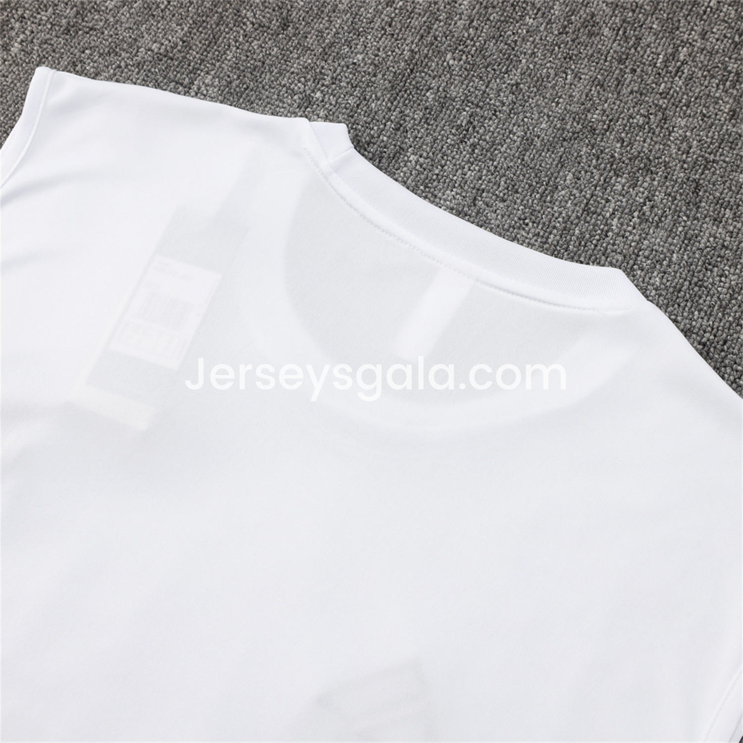 JerseysGala.com | Real Madrid 25-26 Vest Training Set - White Vest and Black Shorts -Customize Name, Number and Patch | Worldwide Shipping