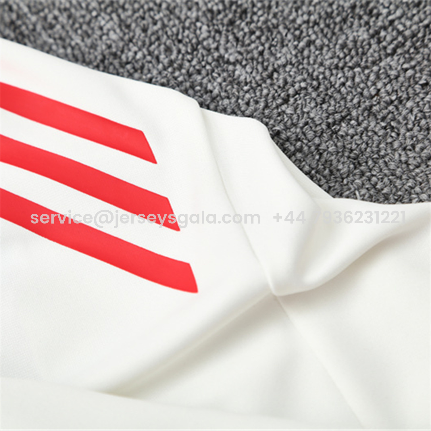 JerseysGala.com | Liver.pool 25-26 Kids Long Sleeve Training Set - White Top & Black Pants -Customize Name, Number and Patch | Worldwide Shipping