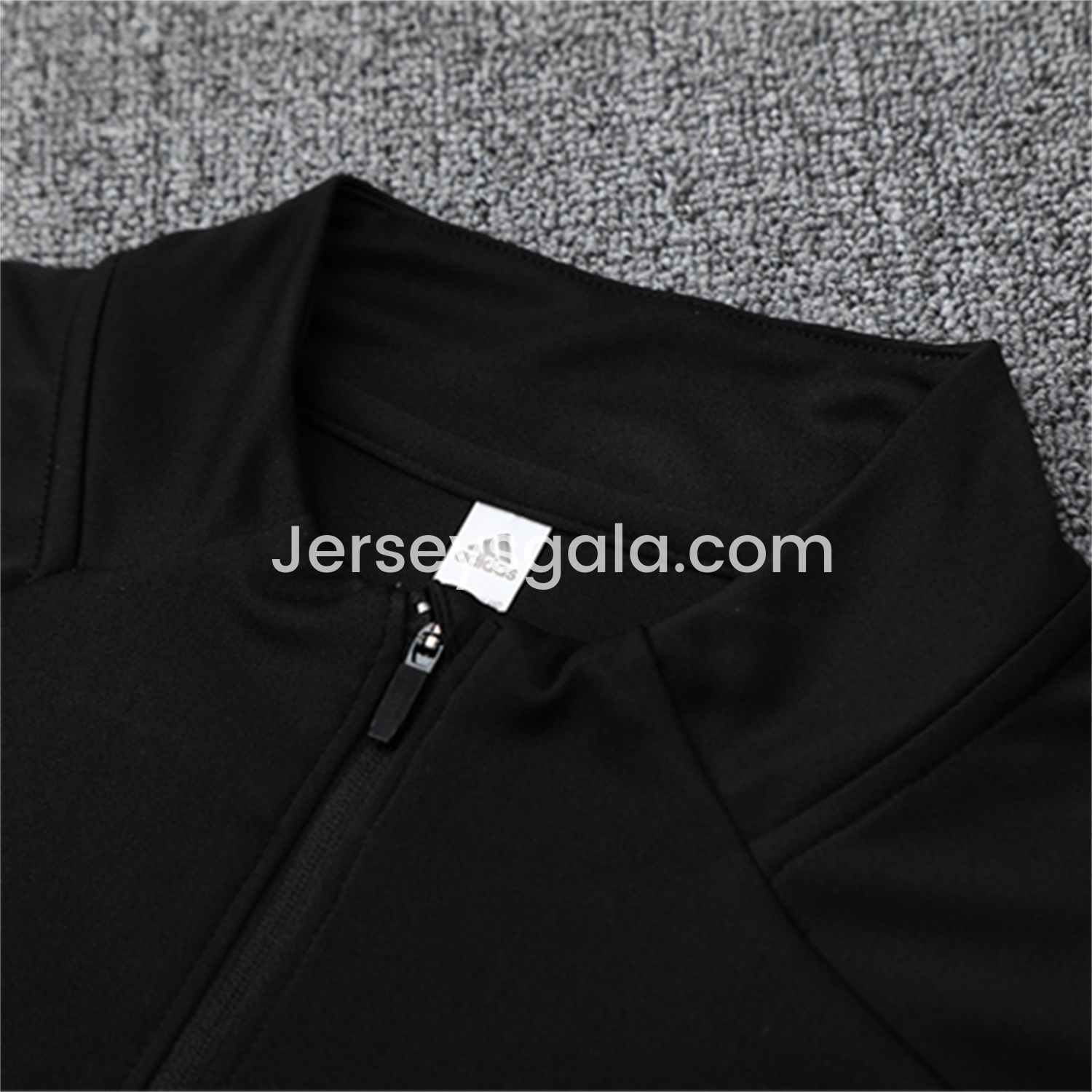 JerseysGala.com | Bayern Munich 25-26 Kid Long Sleeves Training Set - Black Top & Black Pants -Customize Name, Number and Patch | Worldwide Shipping