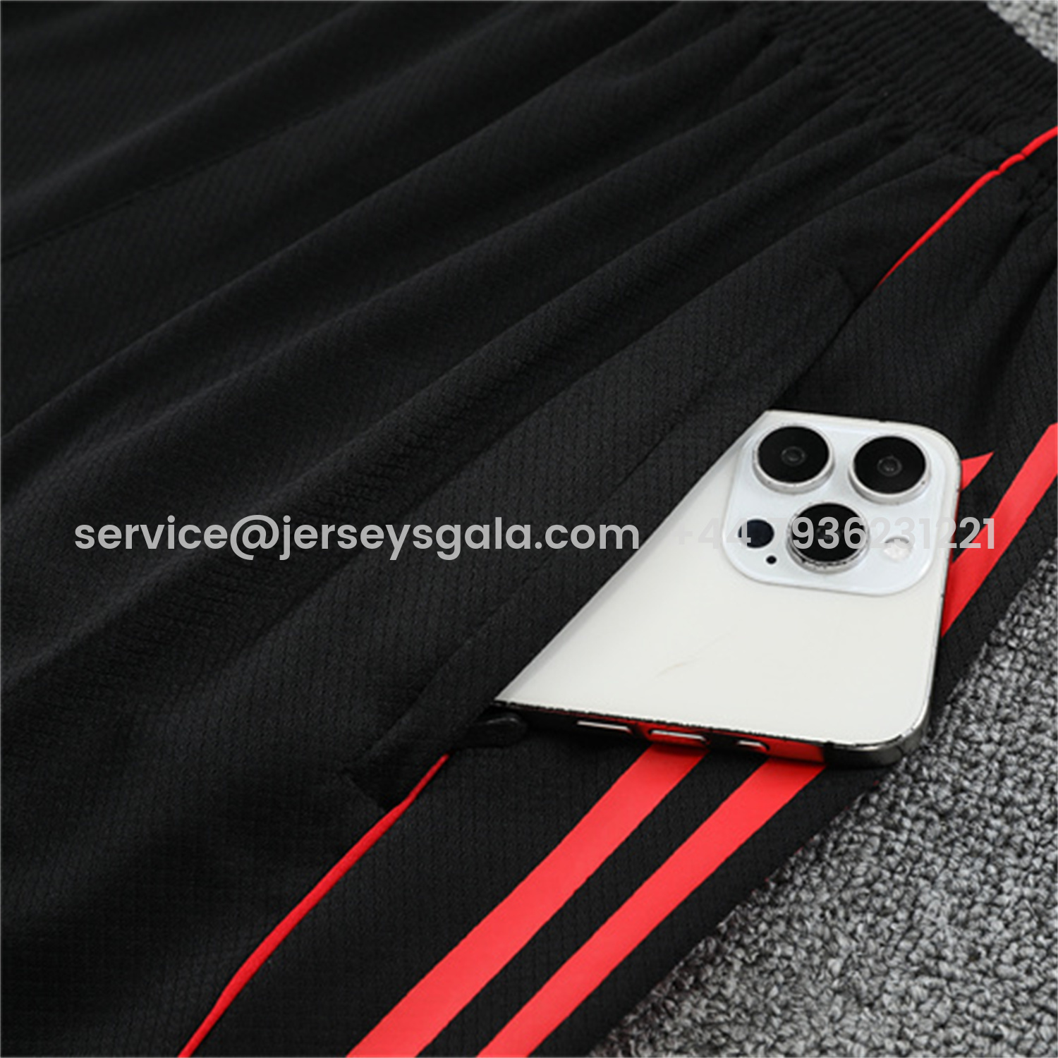 JerseysGala.com | Liver.pool 25-26 Short-Sleeve Training Set Off White Top & Black Shorts -Customize Name, Number and Patch | Worldwide Shipping