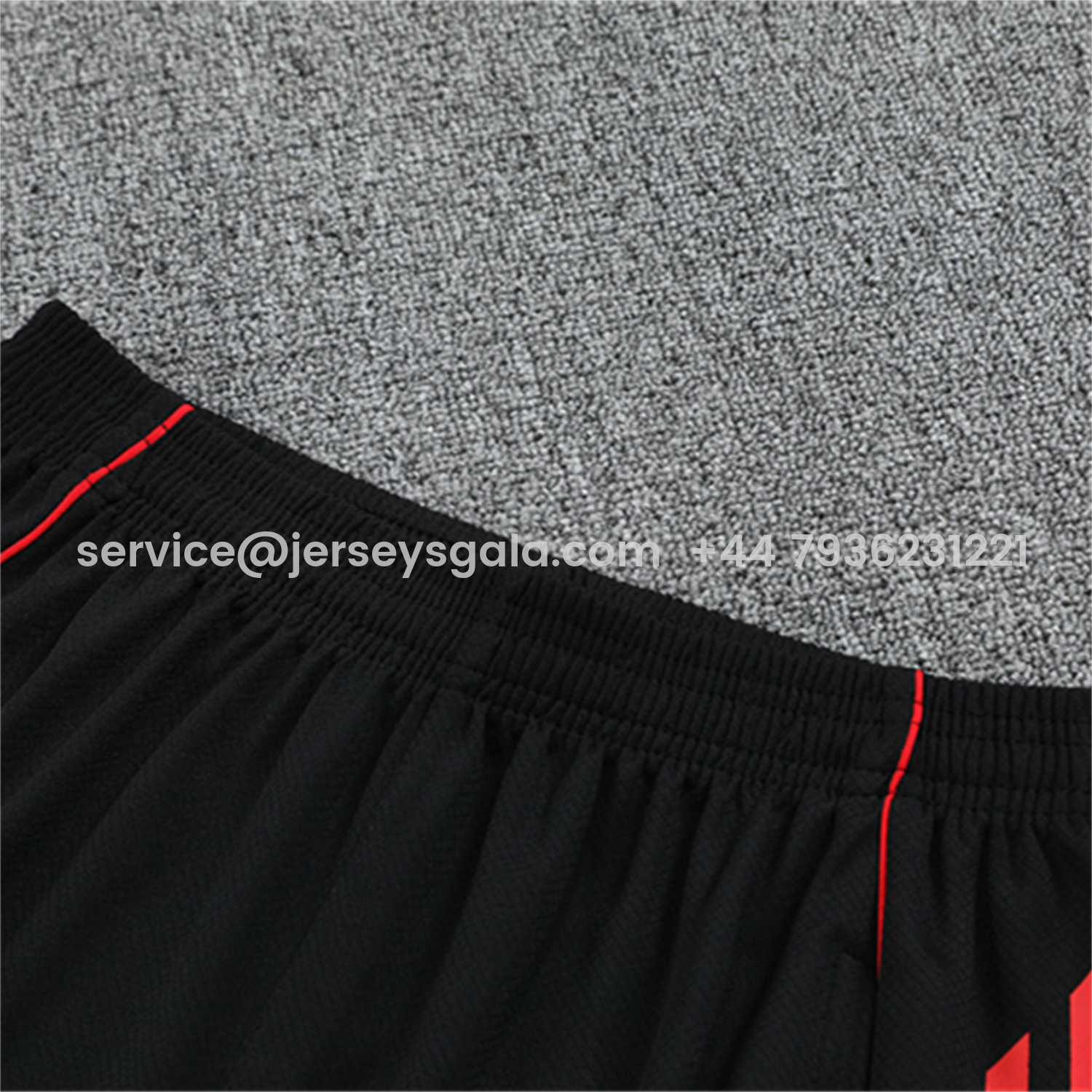 JerseysGala.com | Liver.pool 25-26 Short-Sleeve Training Set Off White Top & Black Shorts -Customize Name, Number and Patch | Worldwide Shipping