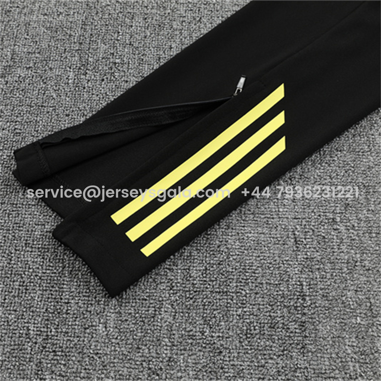 JerseysGala.com | Juventus 25-26 Long Sleeve Training Set - White Top and Black Pants -Customize Name, Number and Patch | Worldwide Shipping