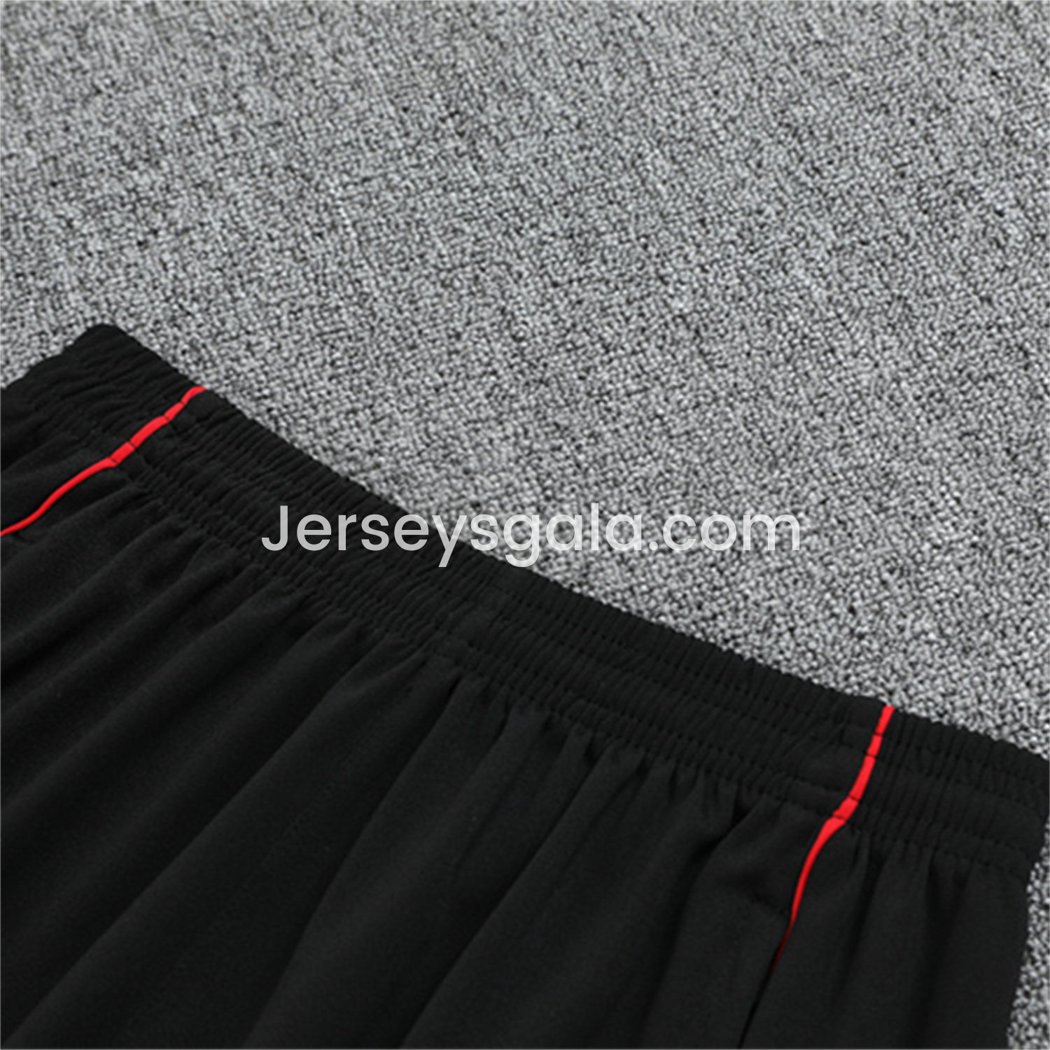 JerseysGala.com | Bayern Munich 25-26 Kid Long Sleeves Training Set - Green Top & Black Pants -Customize Name, Number and Patch | Worldwide Shipping