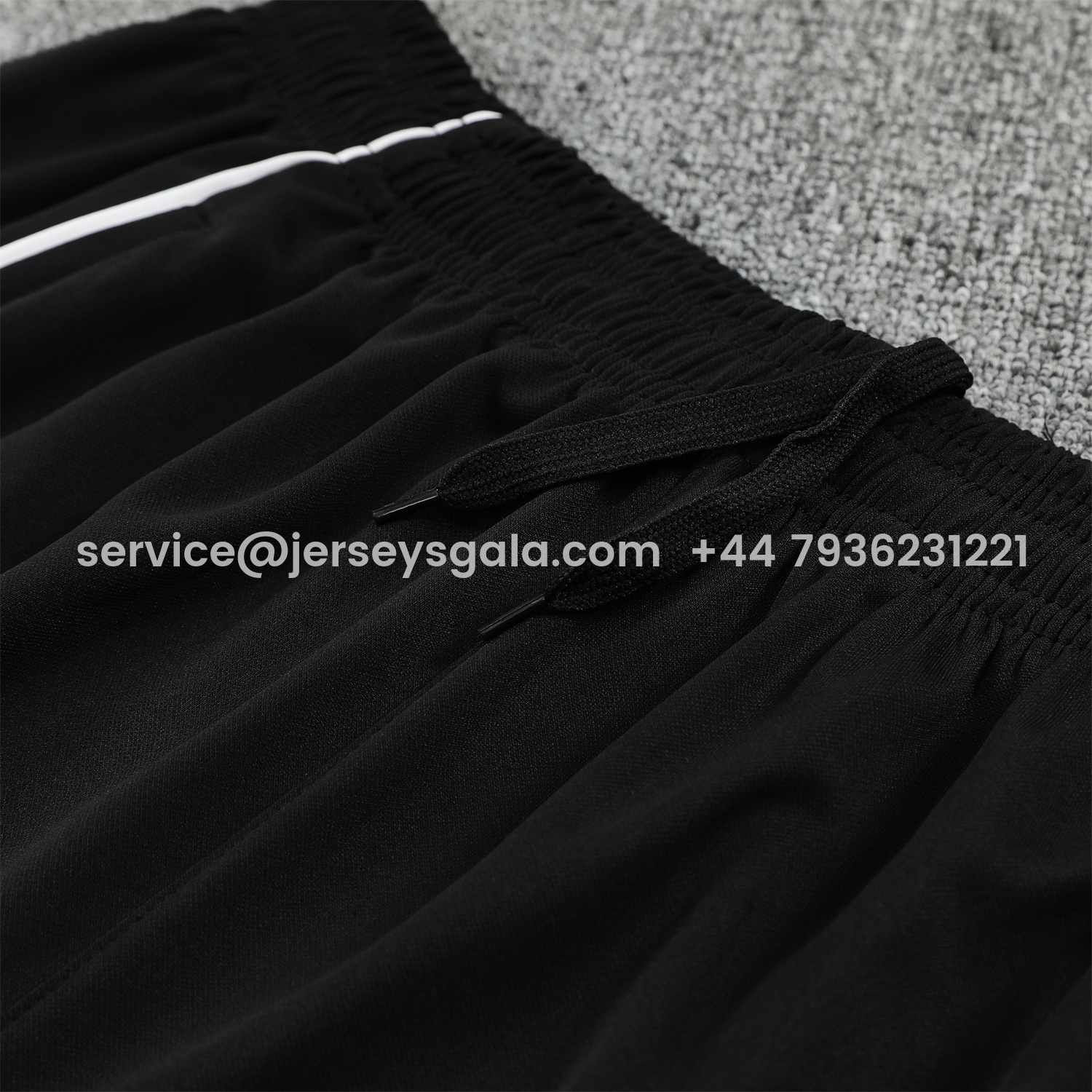 JerseysGala.com | Real Madrid 25-26 Vest Training Set - Grey And White Vest & Black Shorts -Customize Name, Number and Patch | Worldwide Shipping