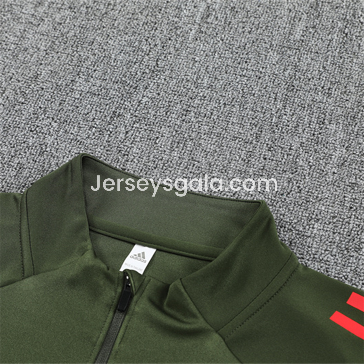 JerseysGala.com | Bayern Munich 25-26 Long Sleeves Training Set - Green Top & Black Pants -Customize Name, Number and Patch | Worldwide Shipping