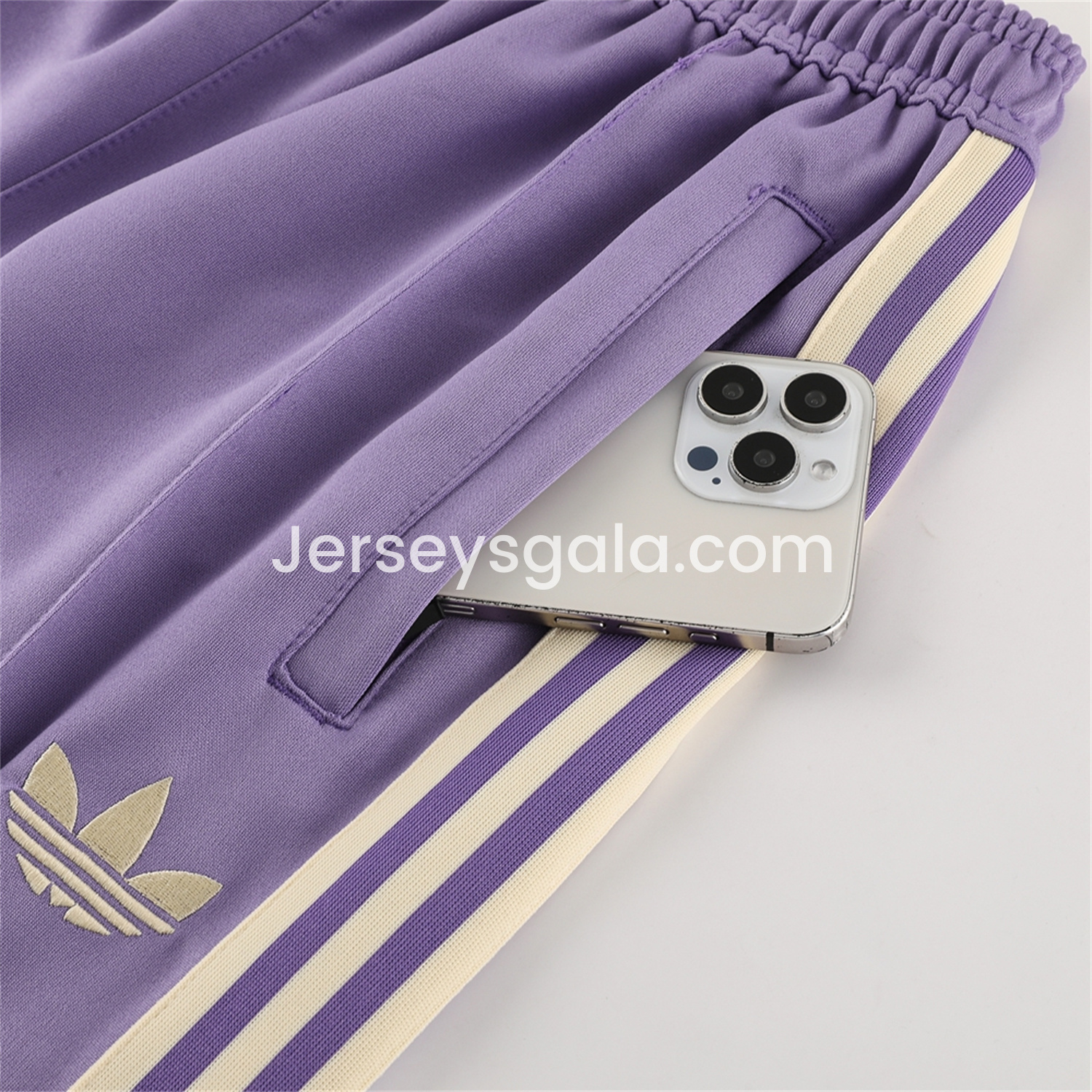 JerseysGala.com | Real Madrid 24-25 Throwback Jacket Training Tracksuit - Off-white Jackets & Purple Pants -Customize Name, Number and Patch | Worldwide Shipping