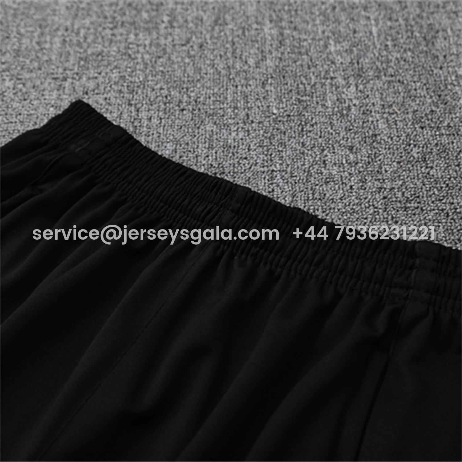 JerseysGala.com | Liver.pool 25-26 Kids Long Sleeve Training Set - White Top & Black Pants -Customize Name, Number and Patch | Worldwide Shipping