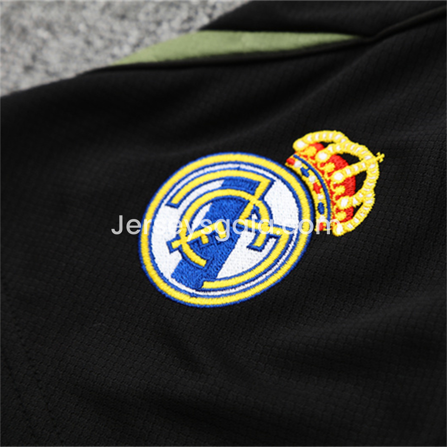 JerseysGala.com | Real Madrid 25-26 Kid Short-Sleeve Training Set - Green Black Top & Black Shorts -Customize Name, Number and Patch | Worldwide Shipping