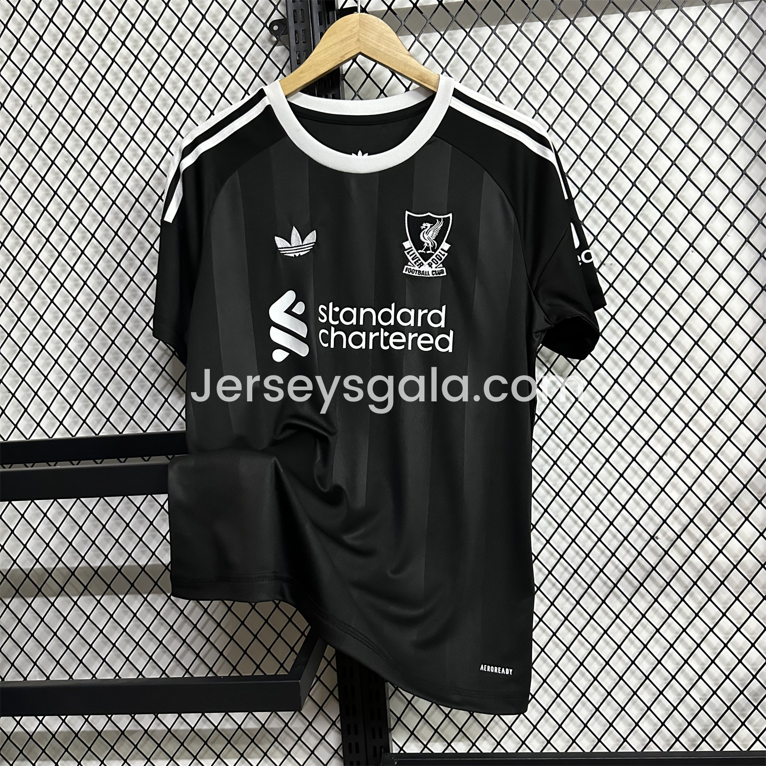 JerseysGala.com | Liver.pool 25-26 Black Trefoil Goalkeeper Jersey - Fans Version -Customize Name, Number and Patch | Worldwide Shipping