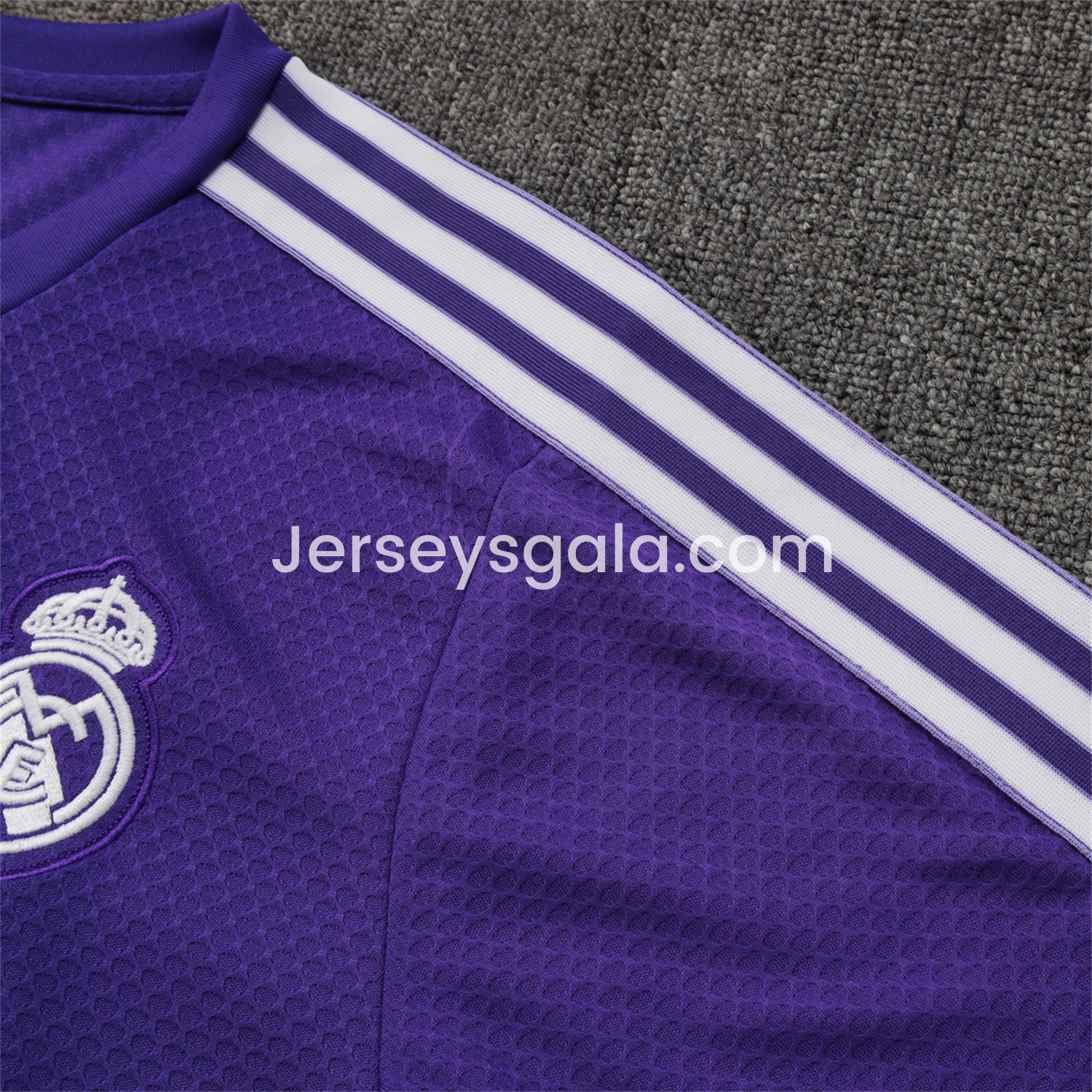 JerseysGala.com | Real Madrid 25-26 Throwback Trefoil Short-Sleeve Training Set - Purple -Customize Name, Number and Patch | Worldwide Shipping