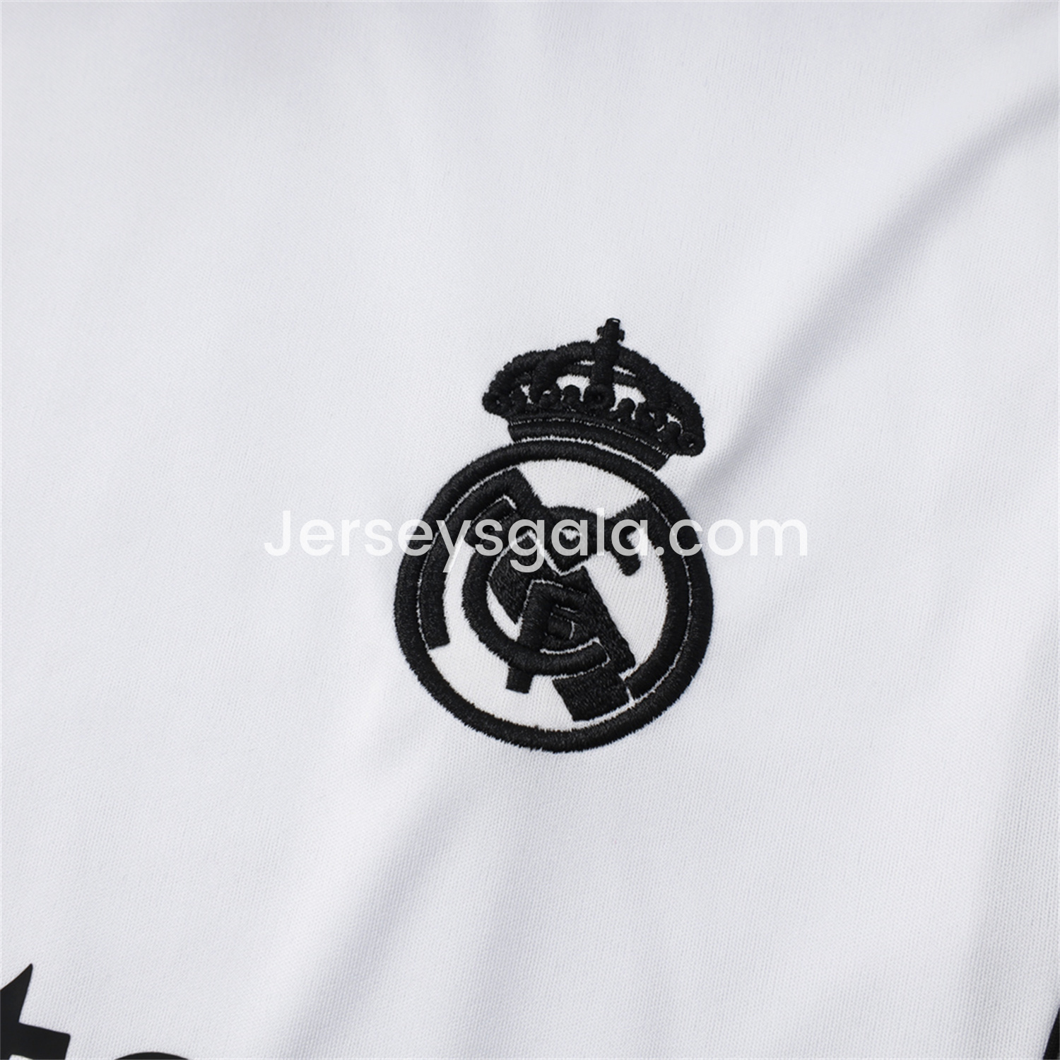 JerseysGala.com | Real Madrid 25-26 Vest Training Set - White Vest and Black Shorts -Customize Name, Number and Patch | Worldwide Shipping