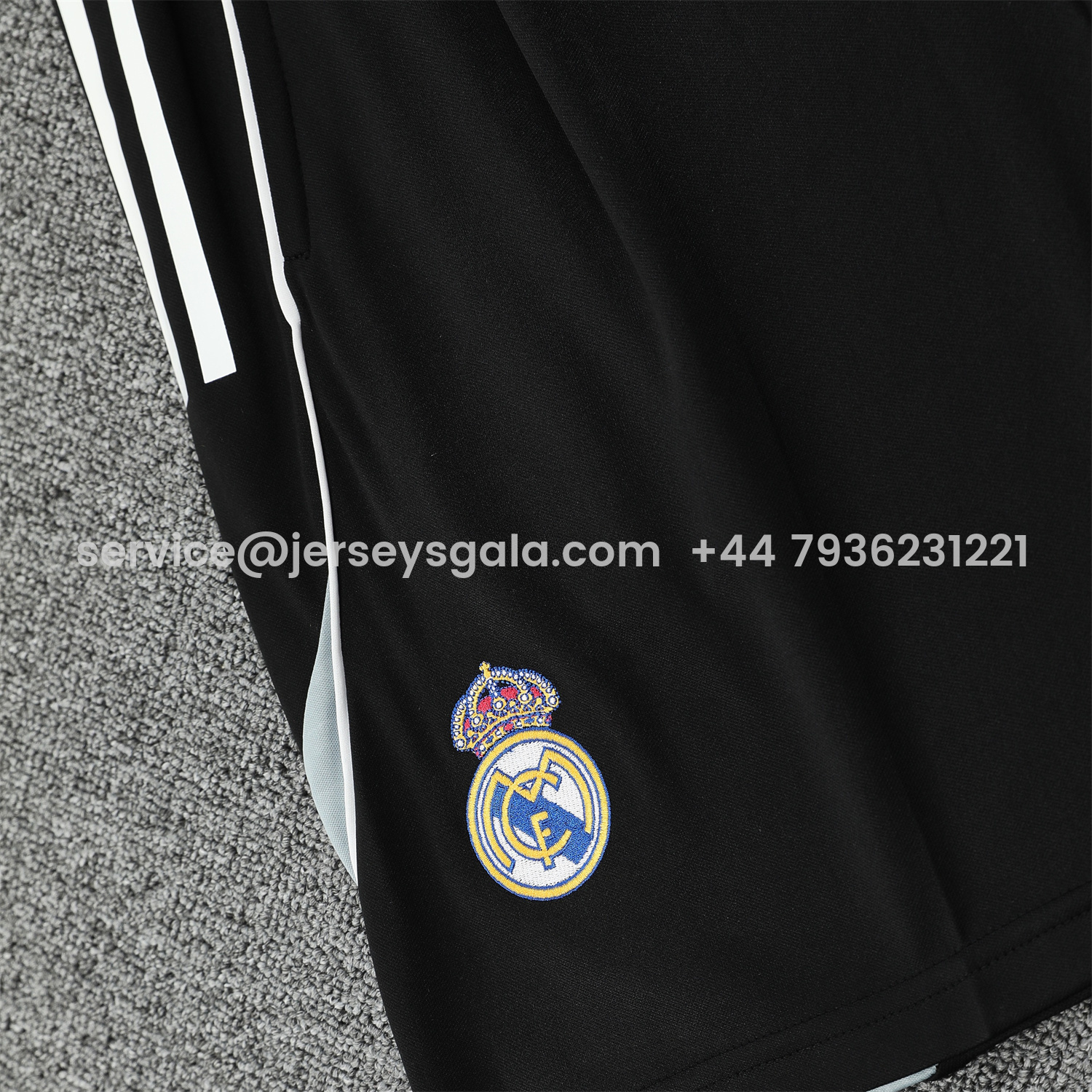 JerseysGala.com | Real Madrid 25-26 Vest Training Set - Grey Arrow Pattern Vest & Black Shorts -Customize Name, Number and Patch | Worldwide Shipping