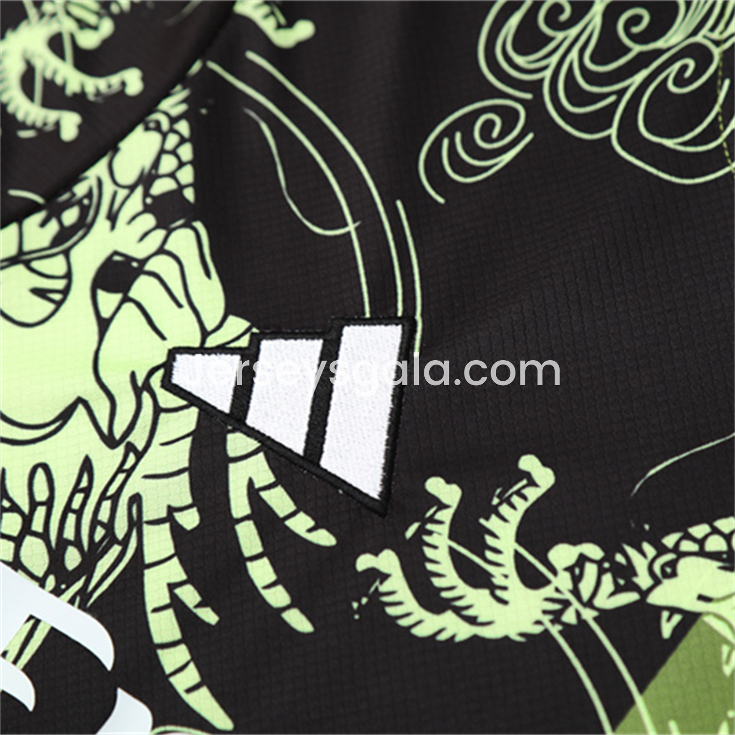 JerseysGala.com | Real Madrid 25-26 Short-Sleeve Training Set - Green Black Top & Black Shorts -Customize Name, Number and Patch | Worldwide Shipping