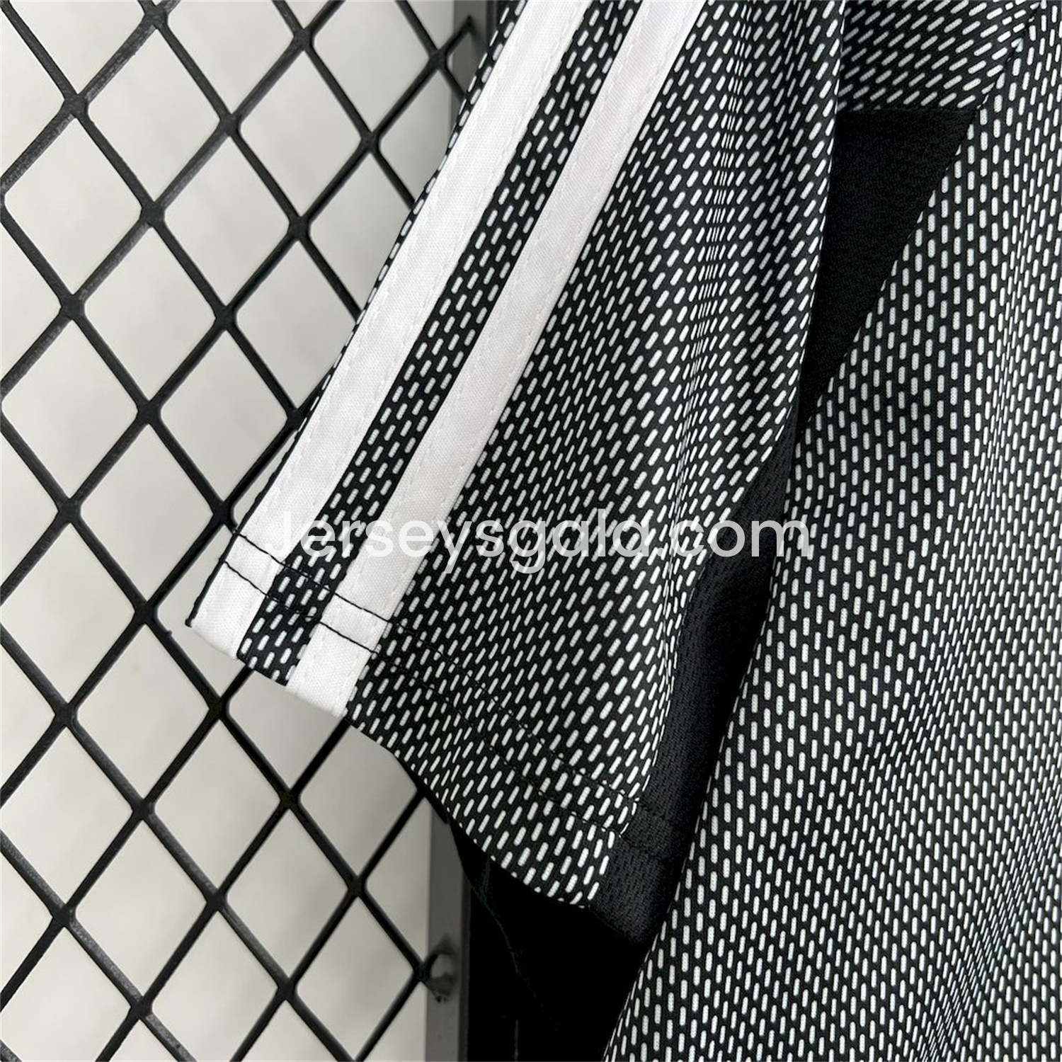 JerseysGala.com | Retro Real Madrid 2002-03 Grey Goalkeeper Jersey -Customize Name, Number and Patch | Worldwide Shipping