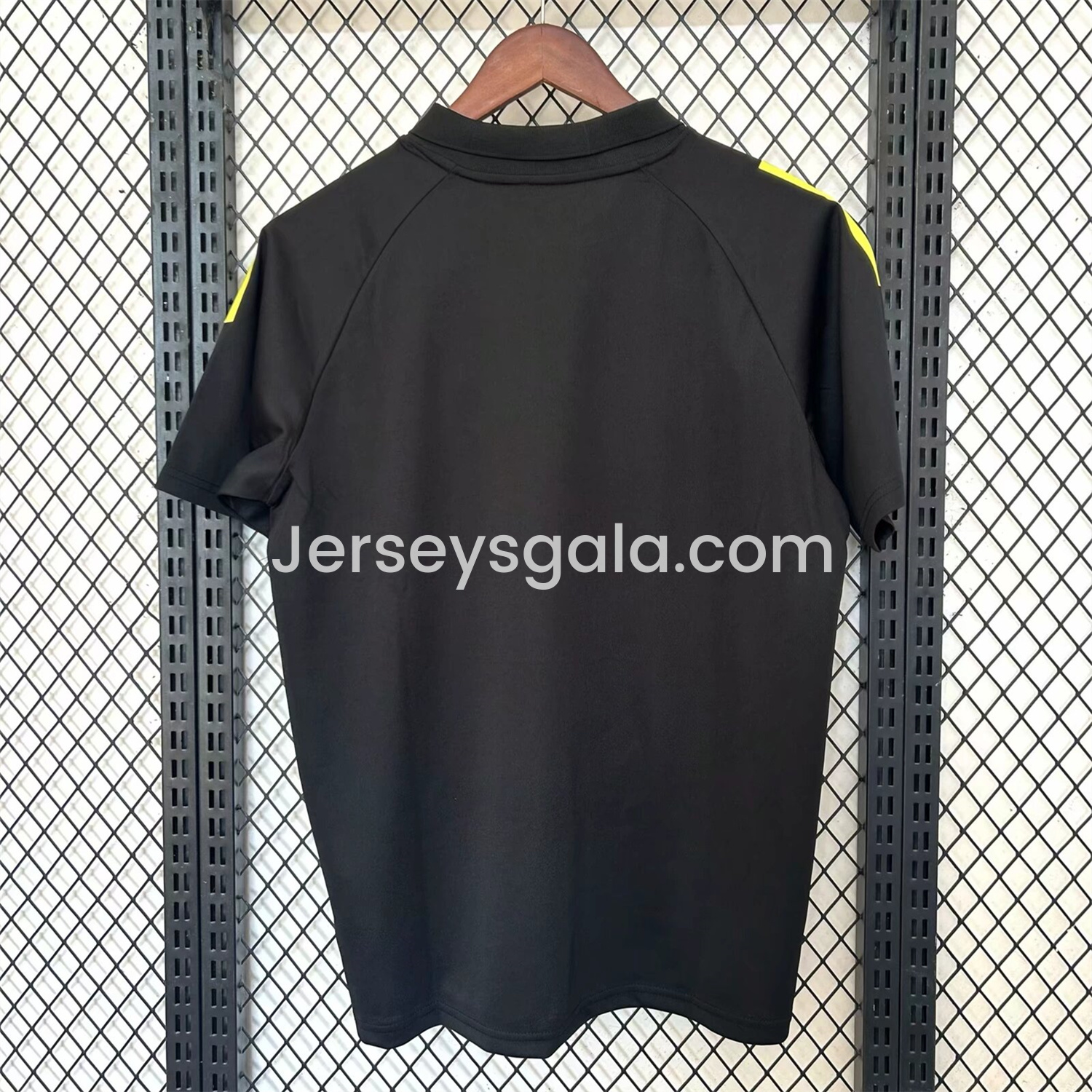 JerseysGala.com | Atletico Mineiro 24-25 Black Training Jersey with Polo Collar - Fans Version -Customize Name, Number and Patch | Worldwide Shipping