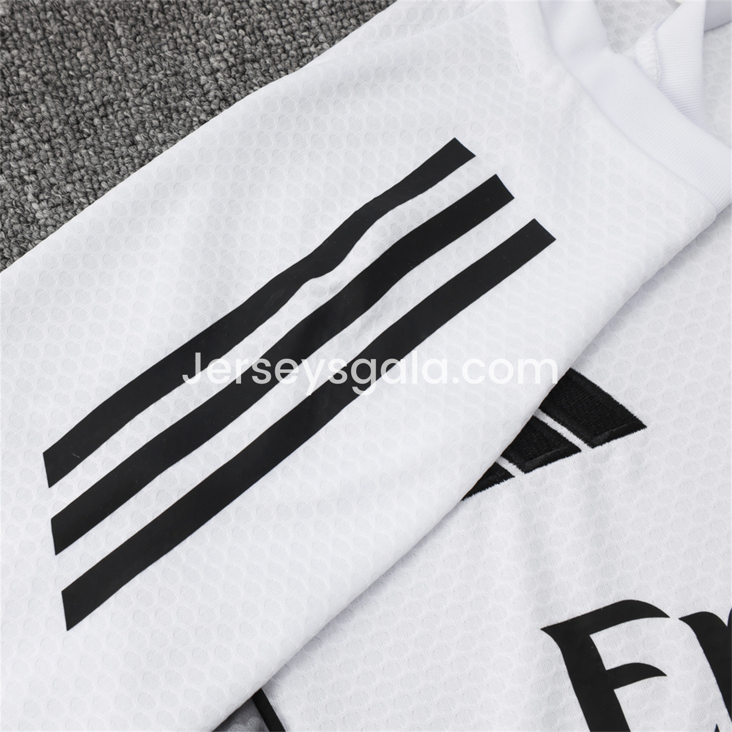JerseysGala.com | Real Madrid 25-26 Short-Sleeve Training Set - White Top and Black Shorts -Customize Name, Number and Patch | Worldwide Shipping