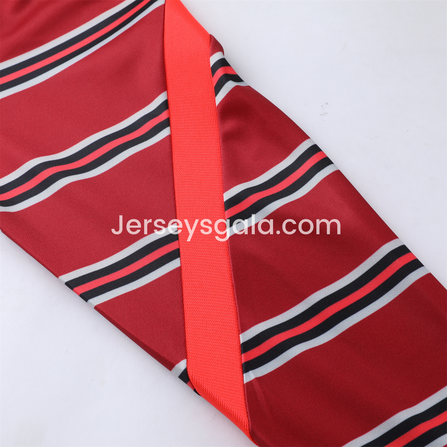 JerseysGala.com | Liver.pool 24-25 Long Sleeve Training Set - Red Stripe Top and Black Pants -Customize Name, Number and Patch | Worldwide Shipping