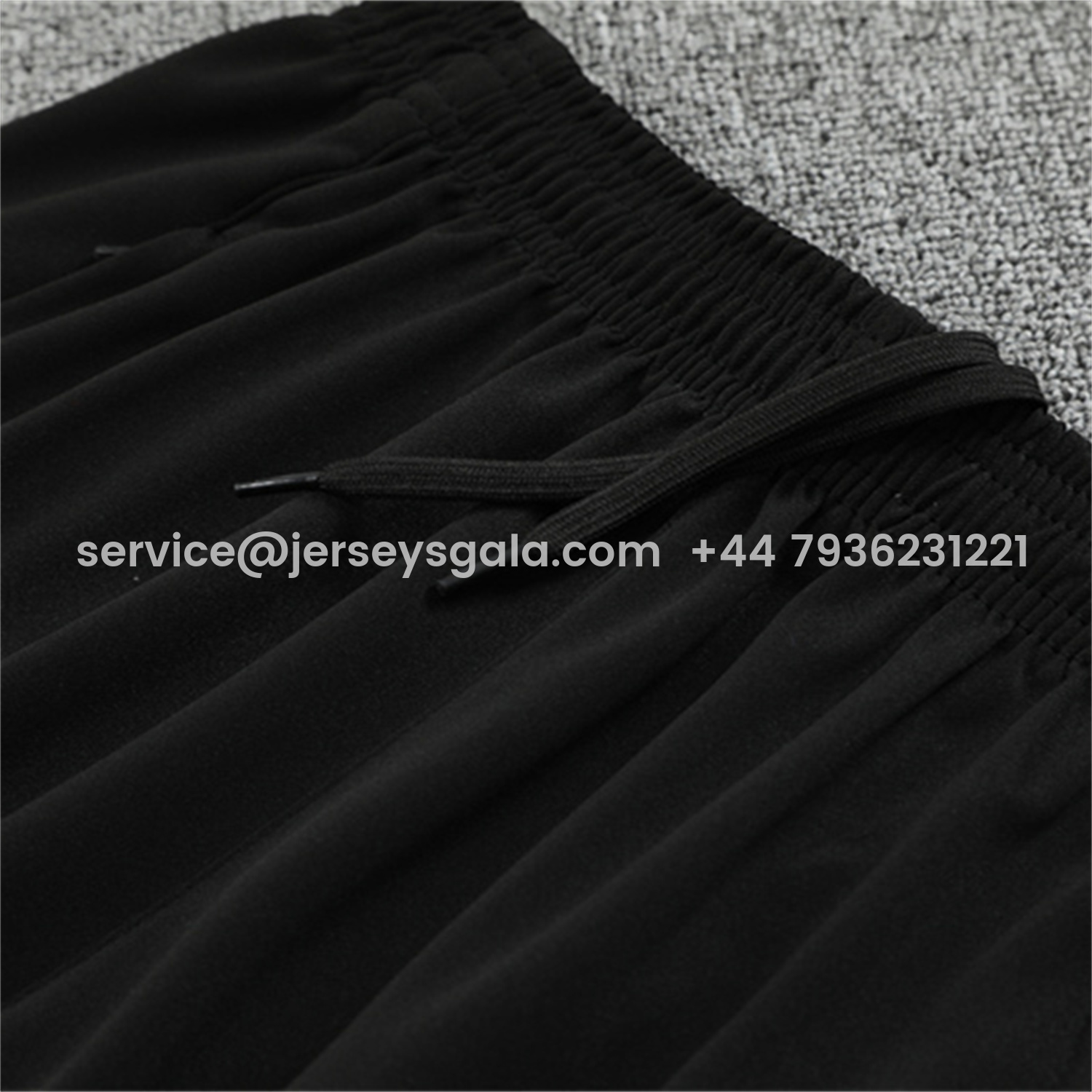 JerseysGala.com | Liver.pool 25-26 Long Sleeve Training Set - Red Camouflage Top & Blsck Pants -Customize Name, Number and Patch | Worldwide Shipping