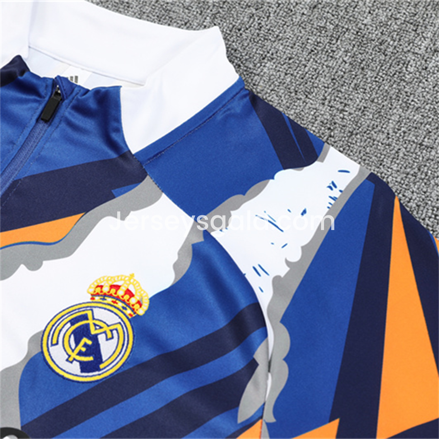 JerseysGala.com | Real Madrid 25-26 Long Sleeve Training Set - Yellow, White and Blue Camouflage Top and Black Pants -Customize Name, Number and Patch | Worldwide Shipping