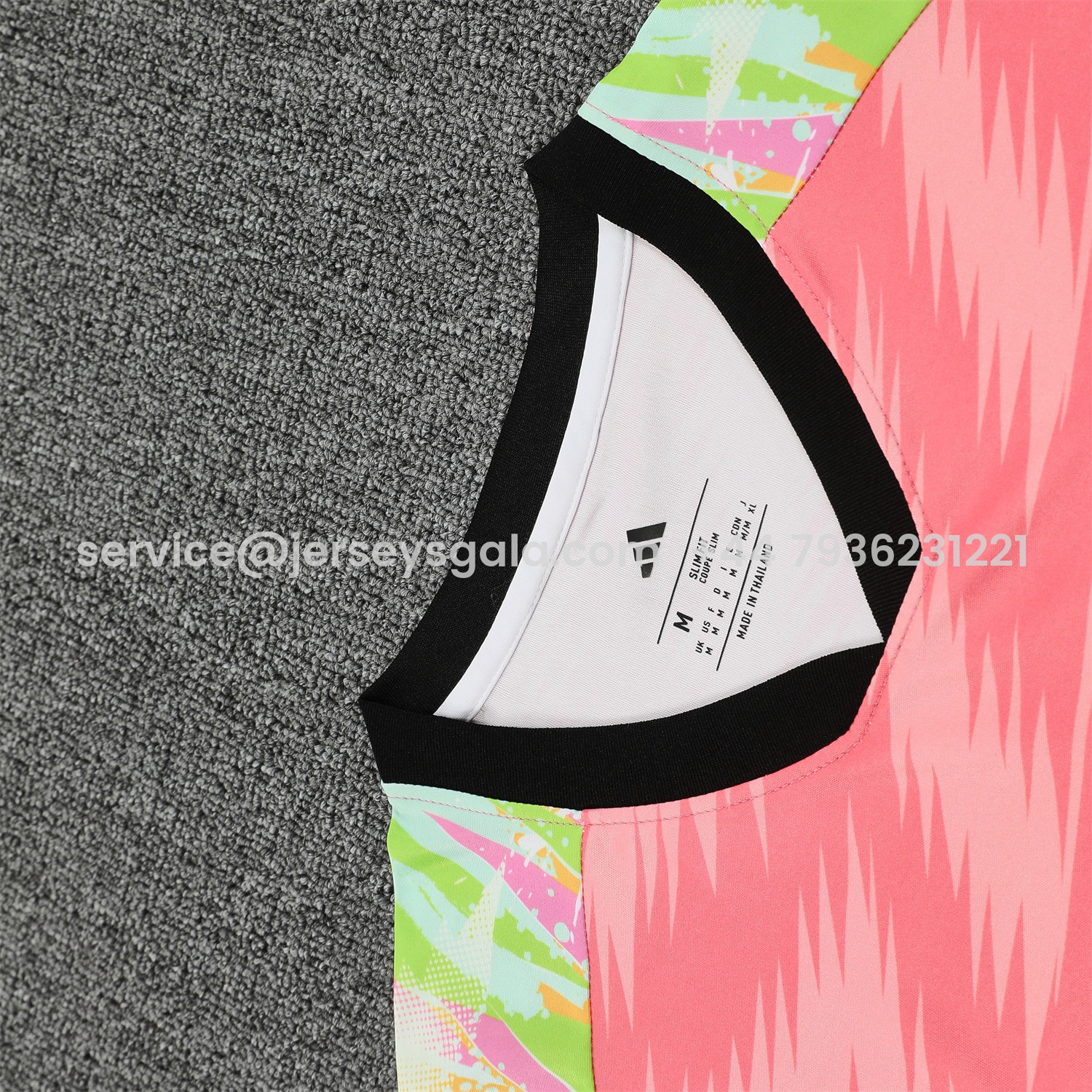 JerseysGala.com | Real Madrid 25-26 Short-Sleeve Training Set - Pink Arrow Pattern Top & Black Shorts -Customize Name, Number and Patch | Worldwide Shipping