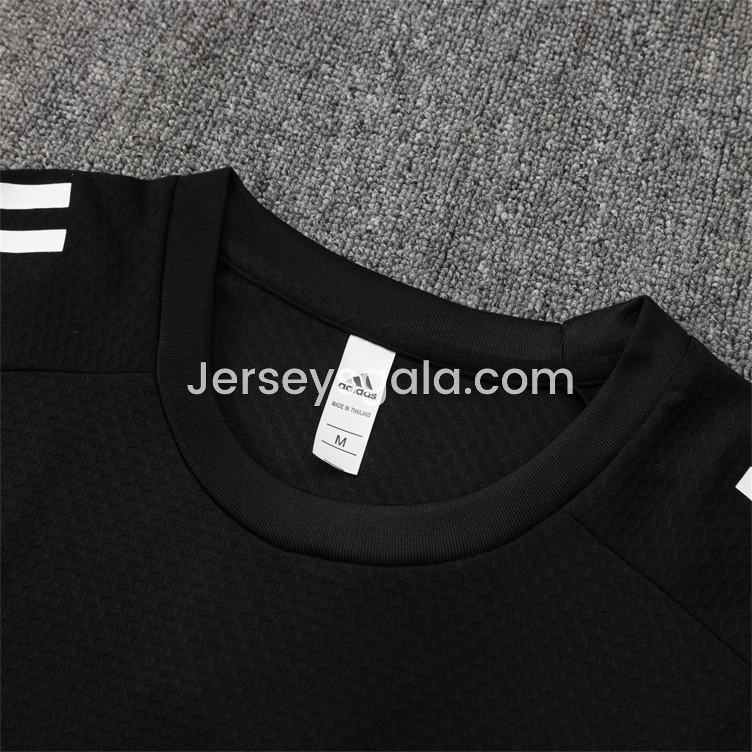 JerseysGala.com | Real Madrid 25-26 Short-Sleeve Training Set - Black Top and Black Shorts -Customize Name, Number and Patch | Worldwide Shipping