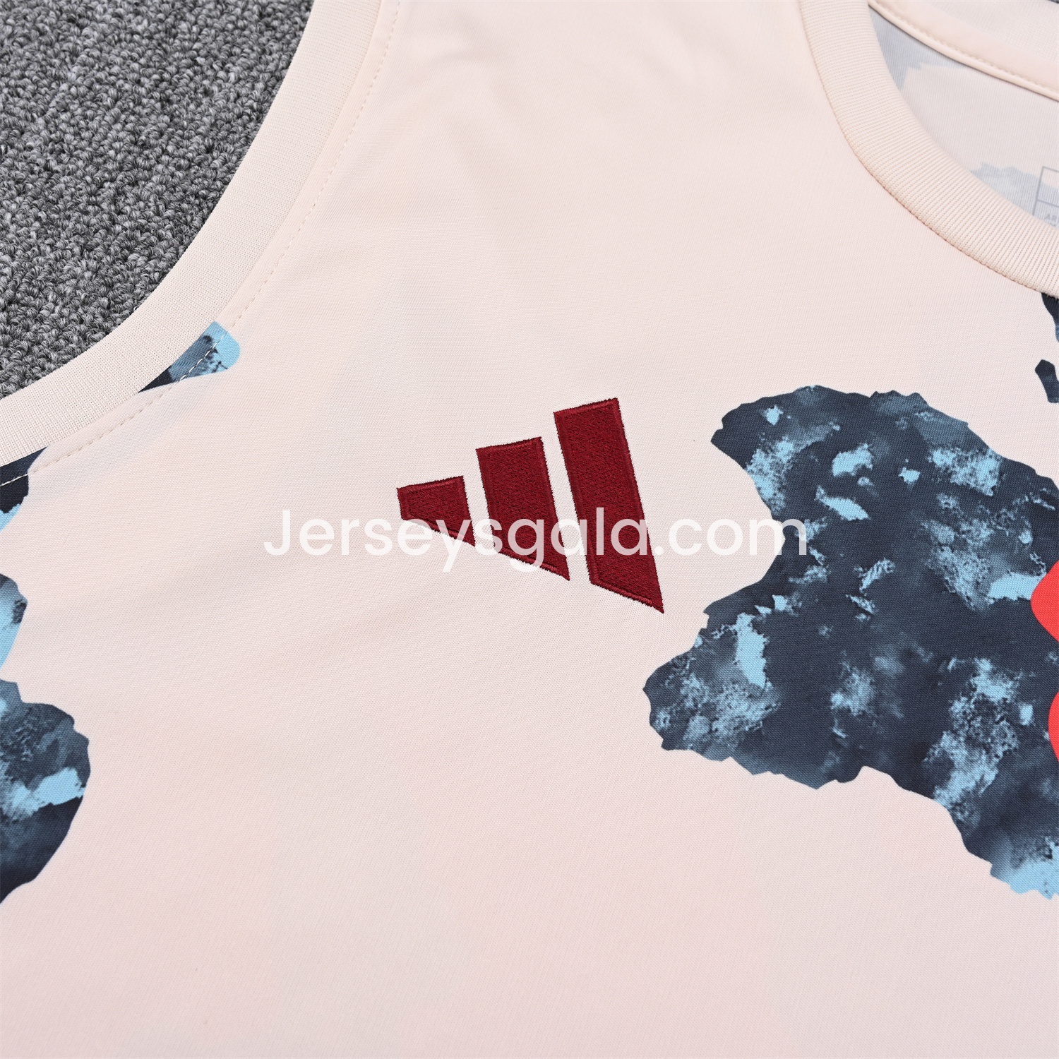 JerseysGala.com | Bayern Munich 24-25 Pre-Match Vest Training Set - CamouflageTop & Black Shorts -Customize Name, Number and Patch | Worldwide Shipping