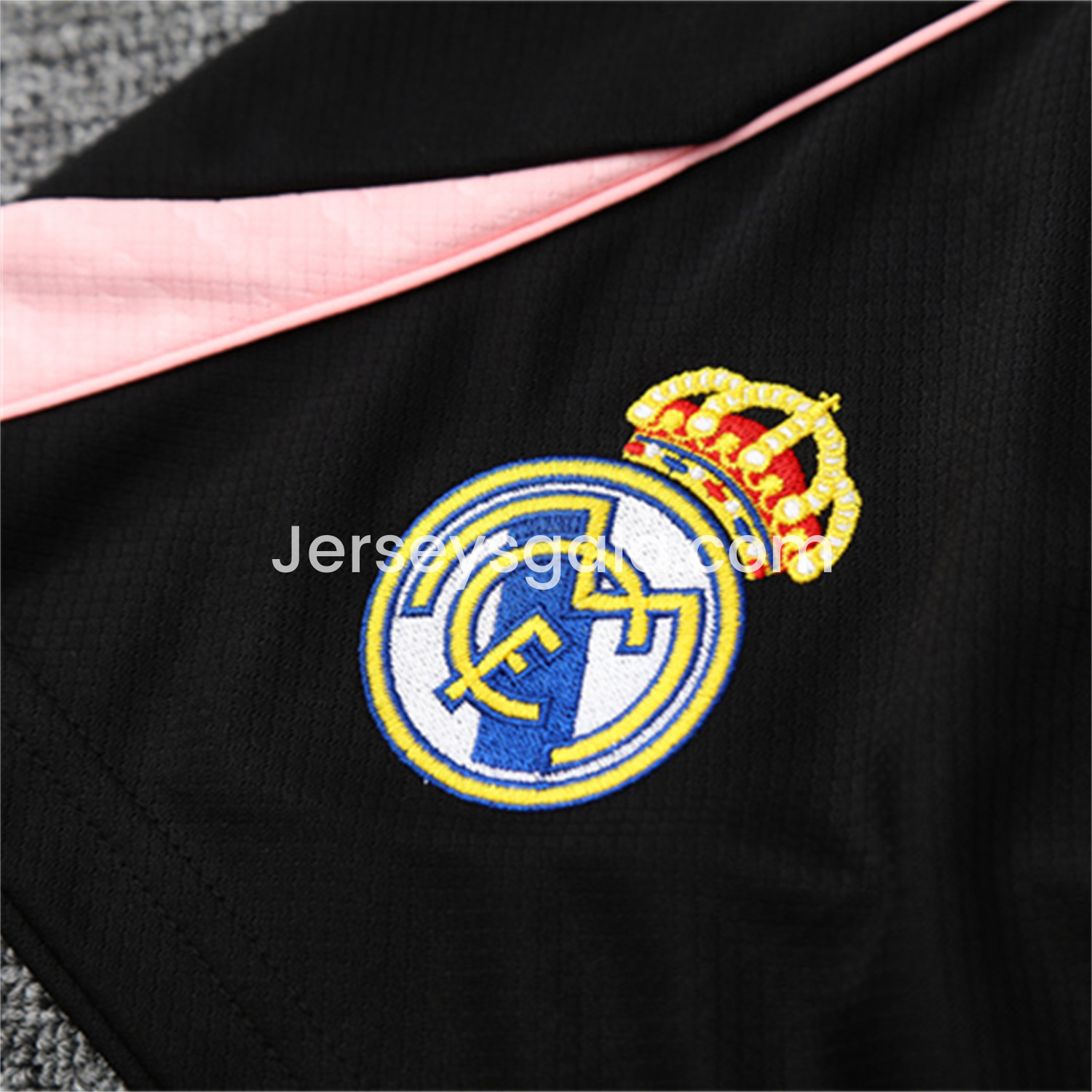 JerseysGala.com | Real Madrid 25-26 Kid Short-Sleeve Training Set - Pink Black Top & Black Shorts -Customize Name, Number and Patch | Worldwide Shipping