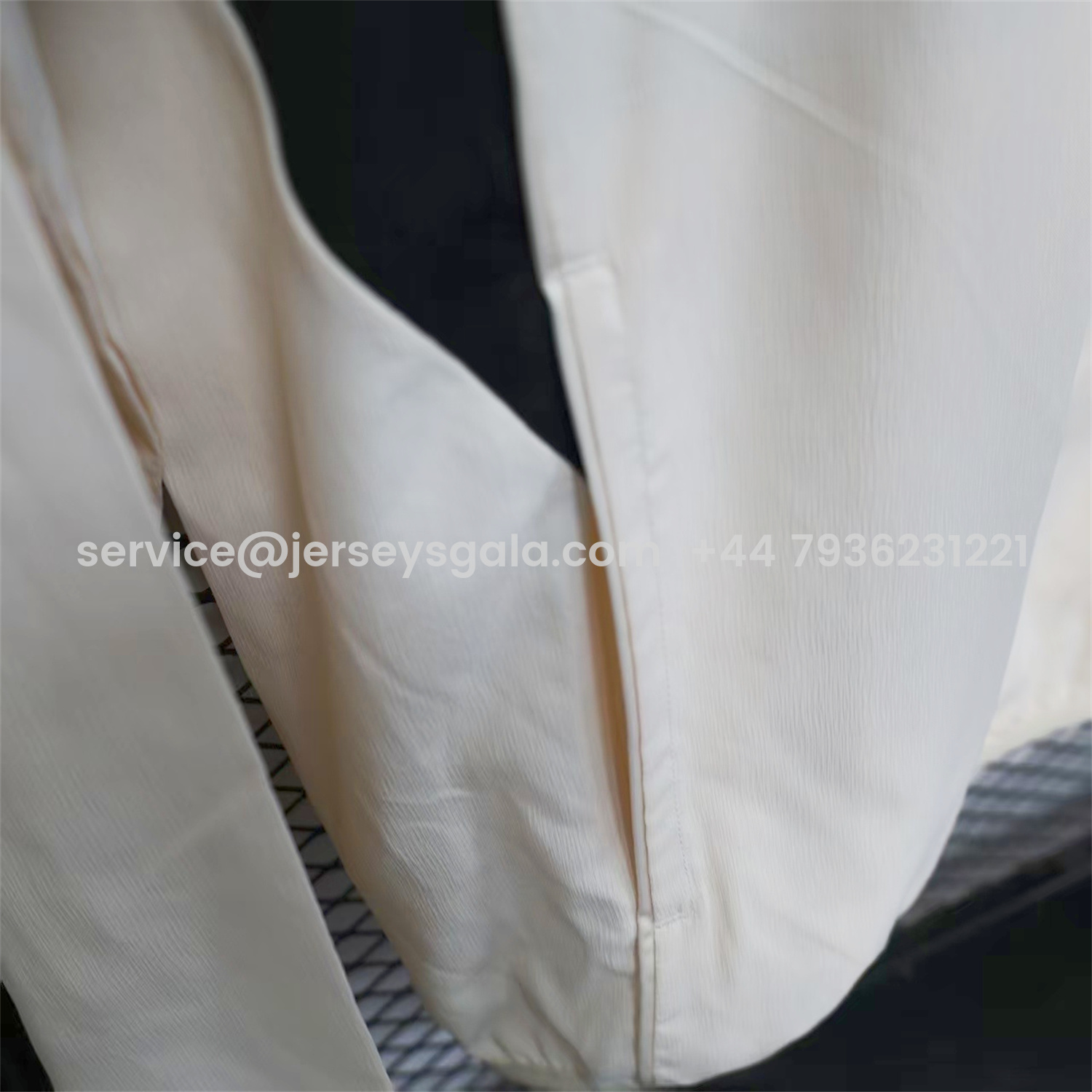 JerseysGala.com | Liver.pool 25-26 White Windbreaker Jacket - Deep Green -Customize Name, Number and Patch | Worldwide Shipping