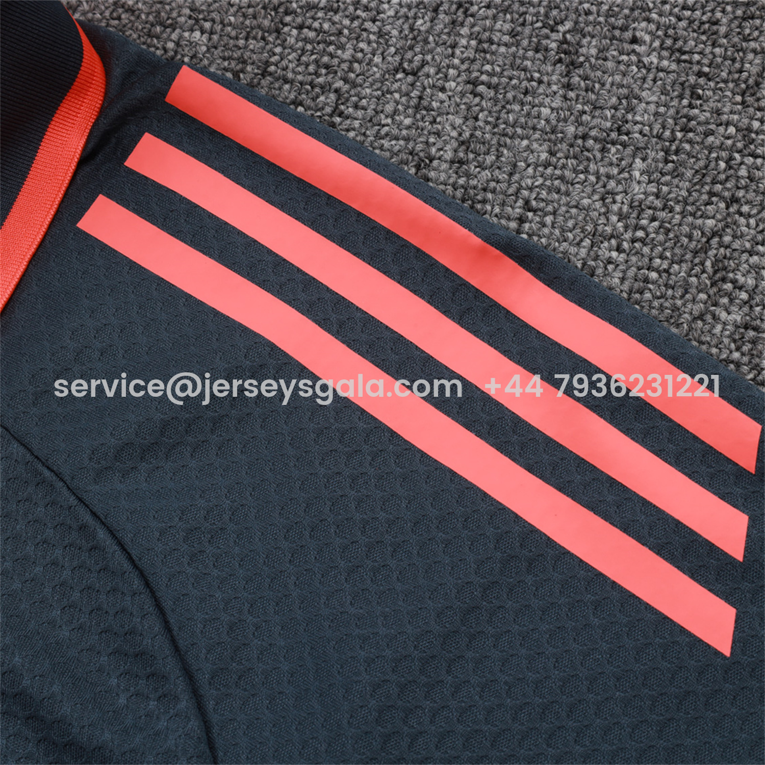 JerseysGala.com | Bayern Munich 25-26 POLO Short-Sleeve Training Set - Deep Grey Top and Pants with Orange Badge -Customize Name, Number and Patch | Worldwide Shipping
