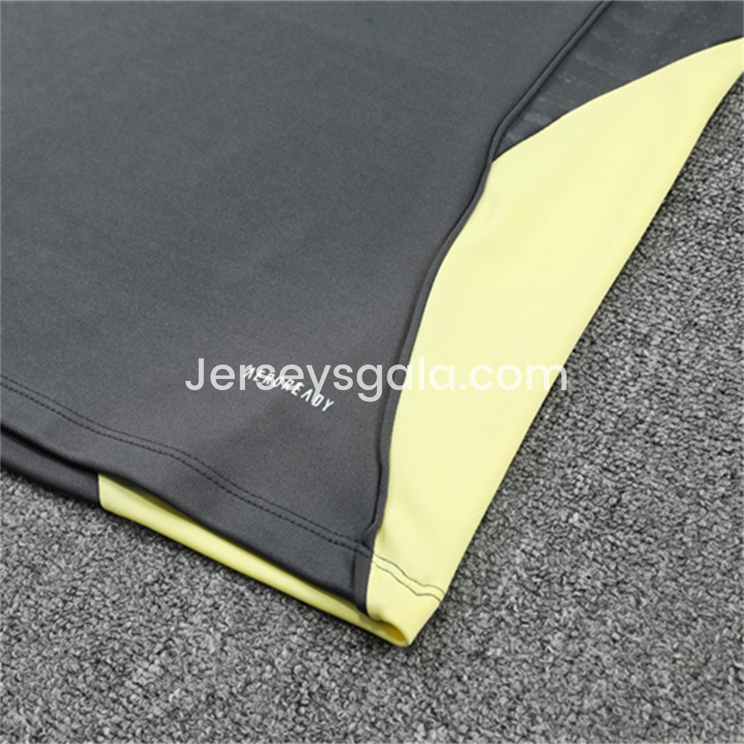JerseysGala.com | Real Madrid 25-26 Long Sleeves Training Set - Gray Top & Gray Pants -Customize Name, Number and Patch | Worldwide Shipping