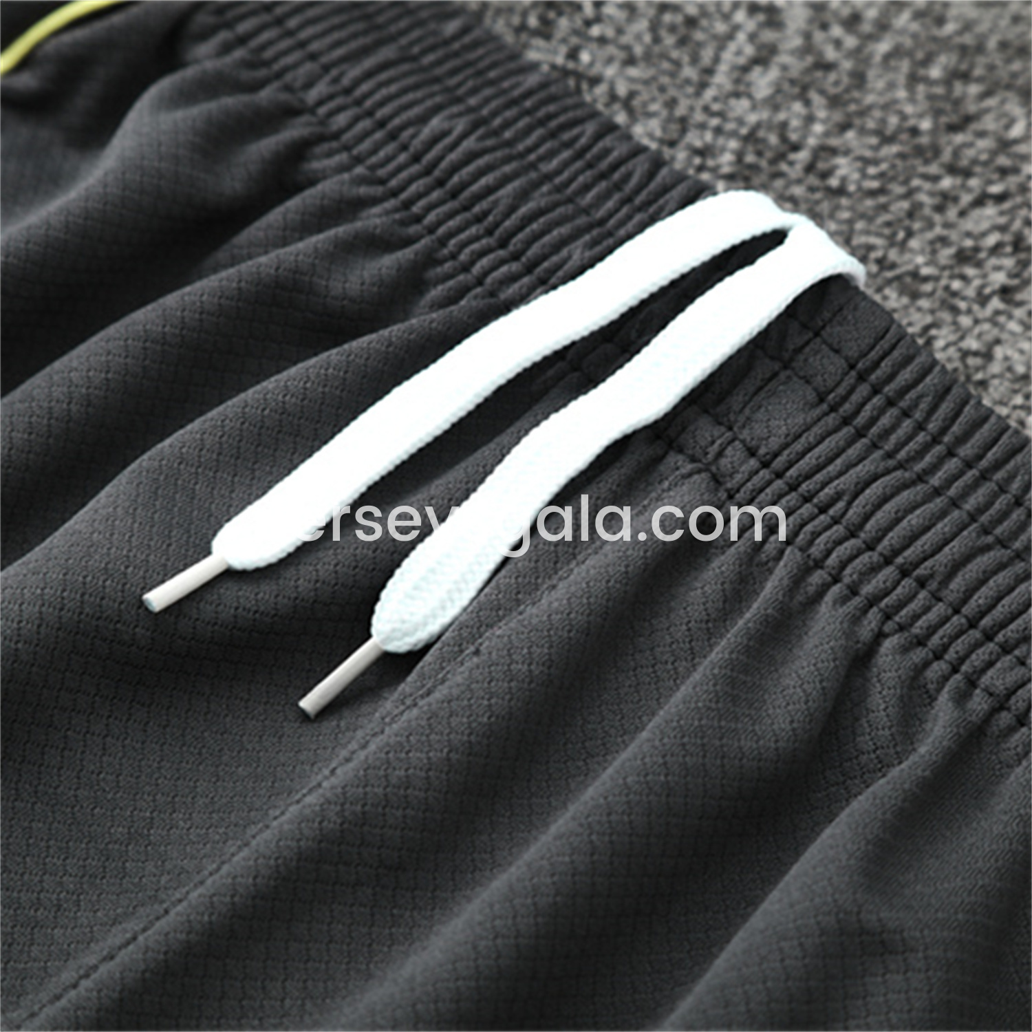 JerseysGala.com | Real Madrid 25-26 Kids Short-Sleeve Training Set - Yellow Top and Grey Shorts -Customize Name, Number and Patch | Worldwide Shipping