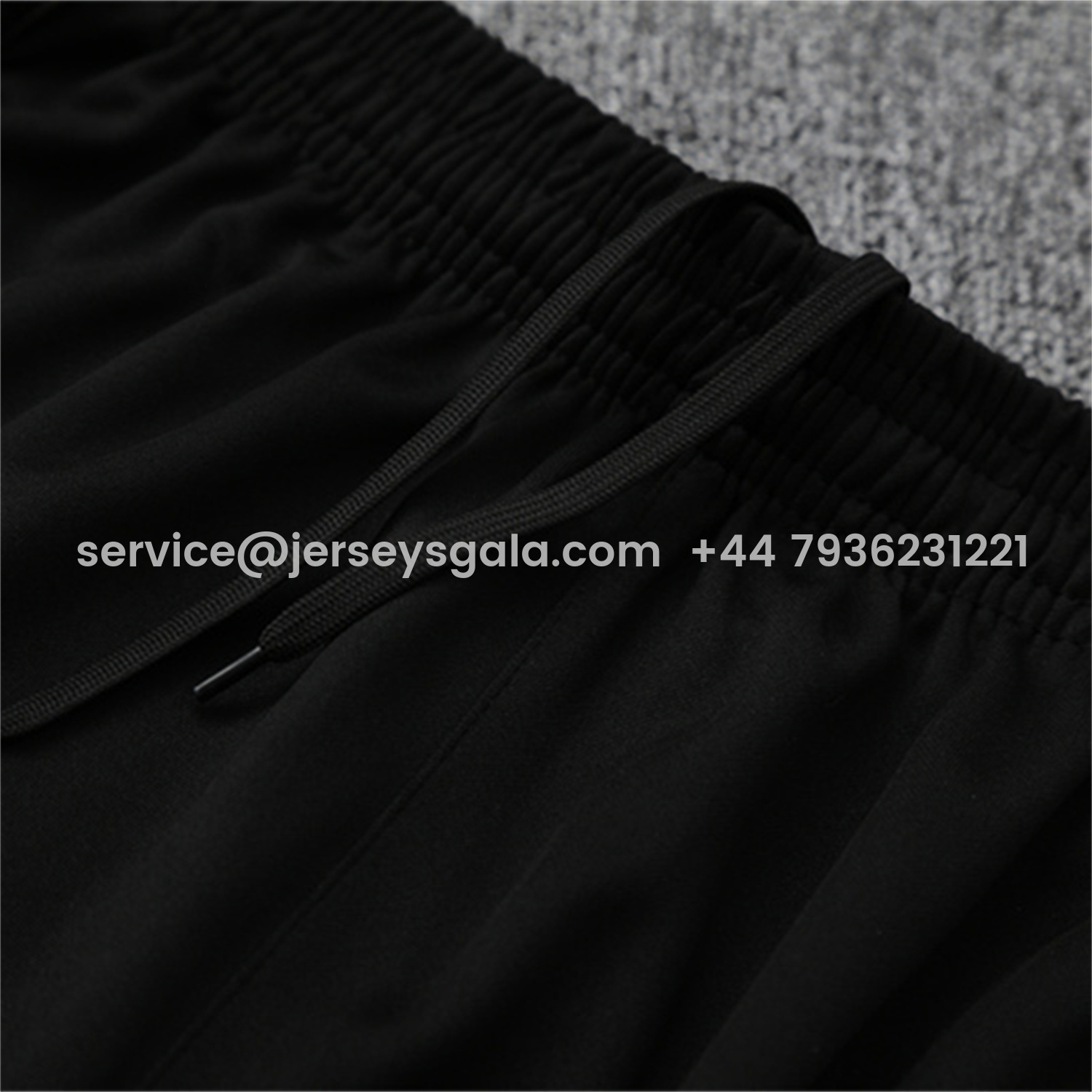 JerseysGala.com | Liver.pool 25-26 Long Sleeve Training Set - White Top & Black Pants -Customize Name, Number and Patch | Worldwide Shipping