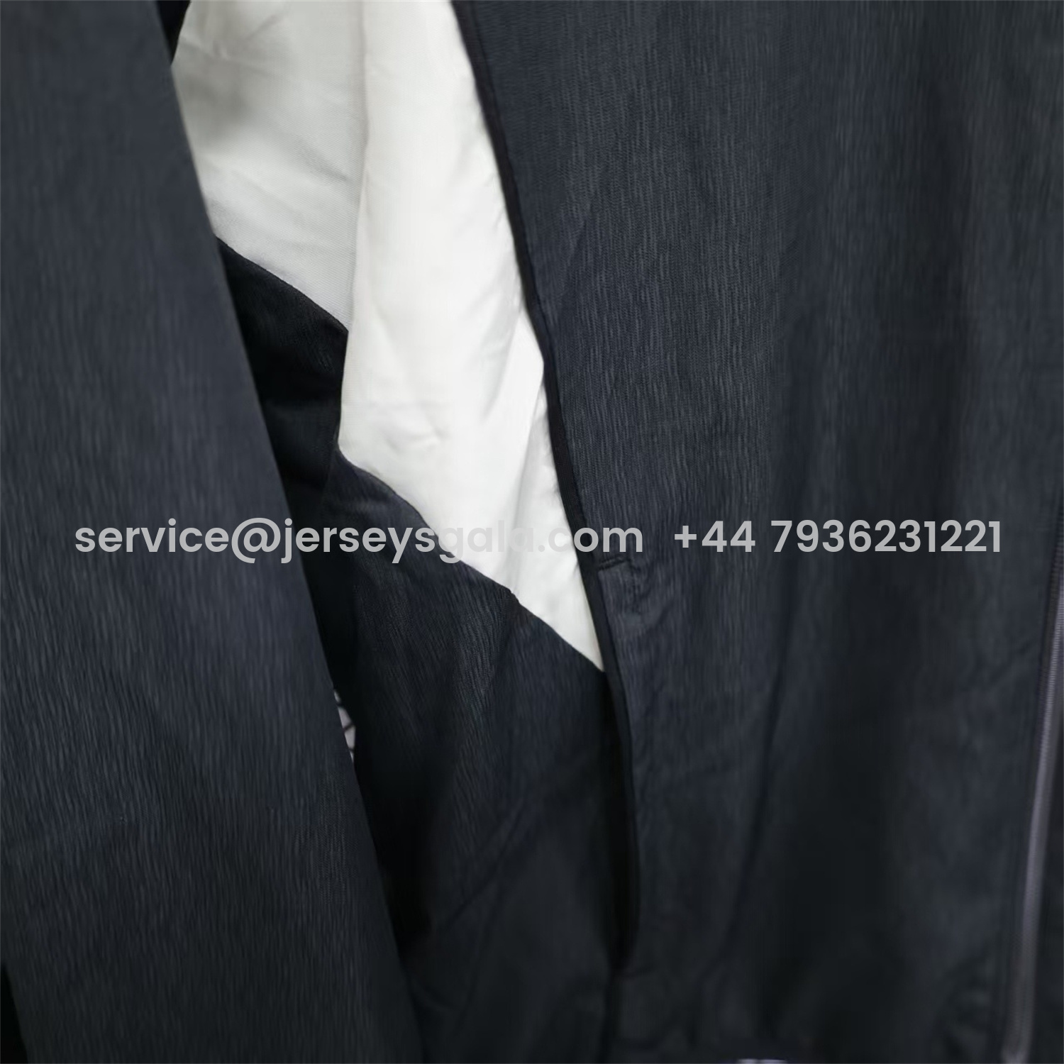 JerseysGala.com | Liver.pool 25-26 Black Windbreaker Jacket - Deep Green -Customize Name, Number and Patch | Worldwide Shipping