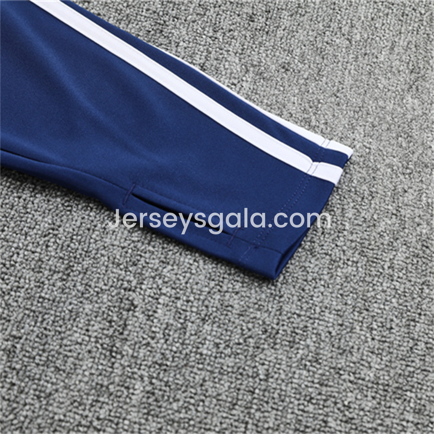 JerseysGala.com | Real Madrid 25-26 Kids Long Sleeve Training Set - Throwback Royal Blue Top and Pants -Customize Name, Number and Patch | Worldwide Shipping