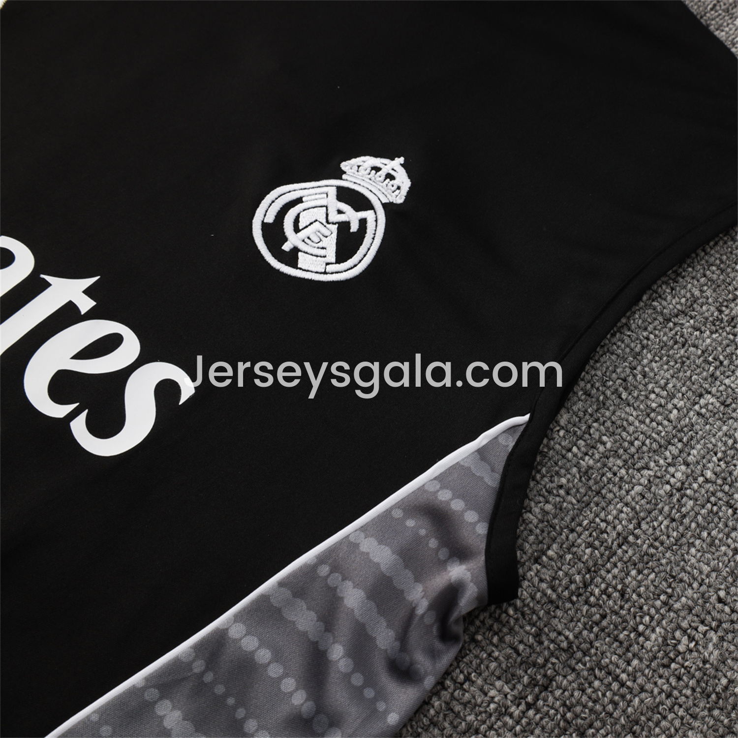 JerseysGala.com | Real Madrid 25-26 Vest Training Set - Black Vest and Black Shorts -Customize Name, Number and Patch | Worldwide Shipping