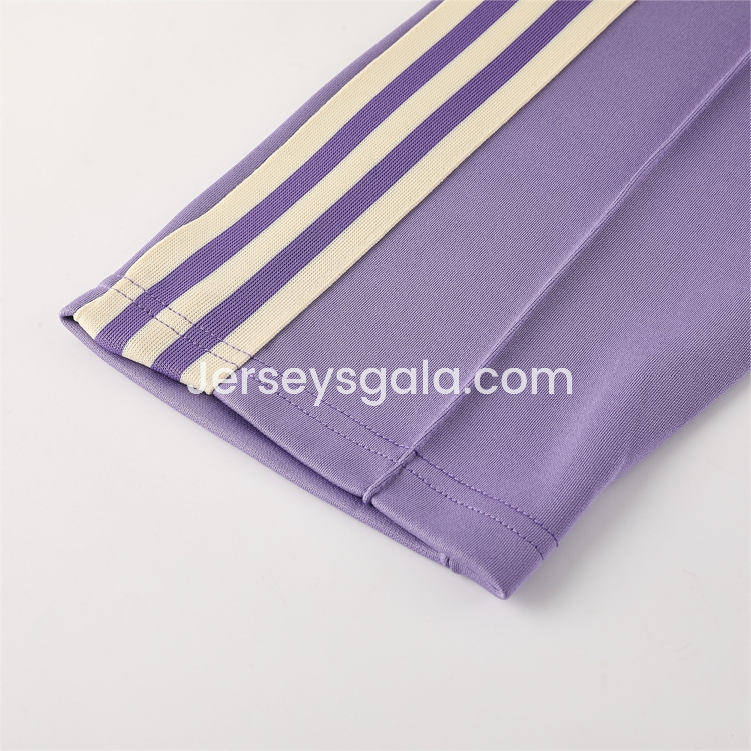 JerseysGala.com | Real Madrid 24-25 Throwback Jacket Training Tracksuit - Off-white Jackets & Purple Pants -Customize Name, Number and Patch | Worldwide Shipping