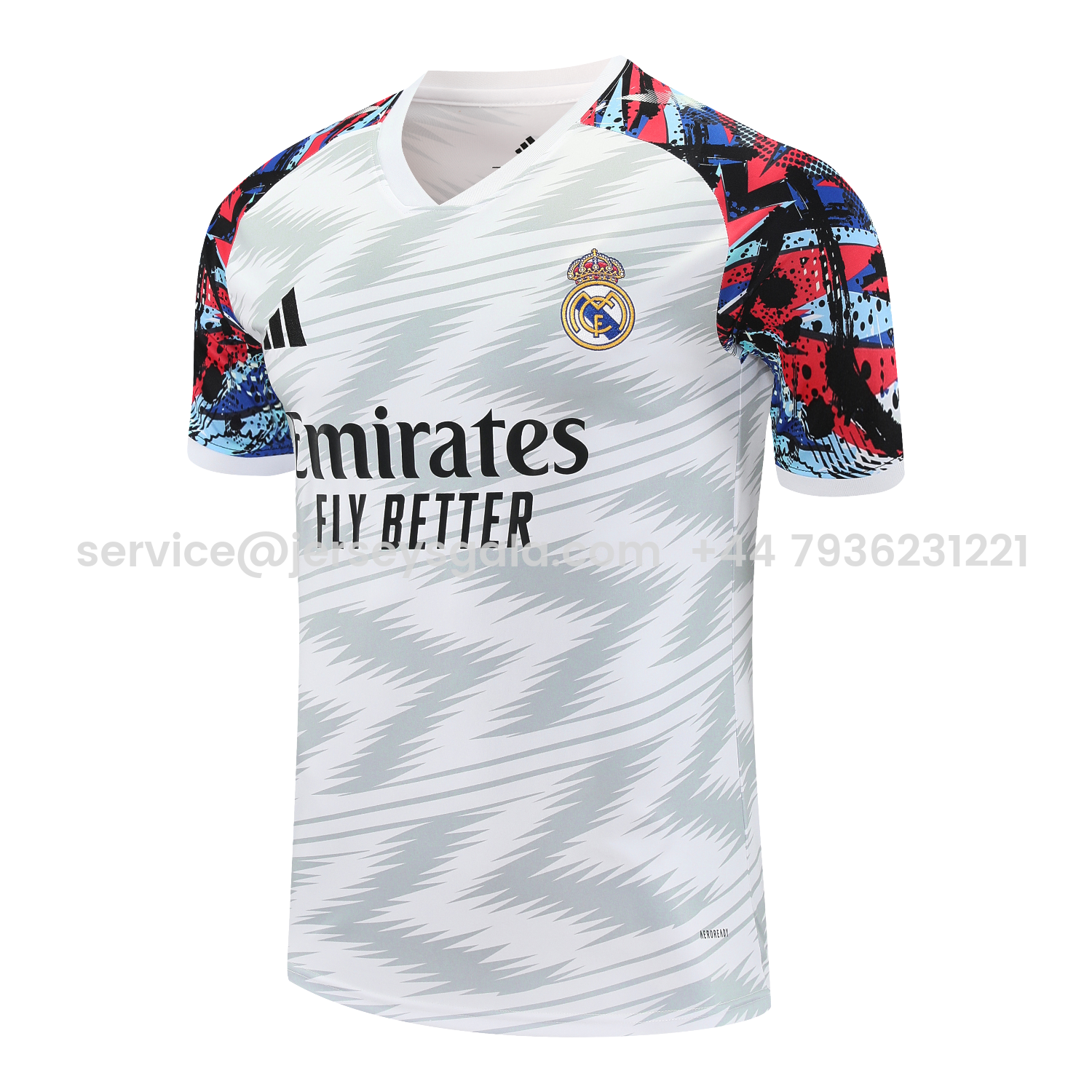 JerseysGala.com | Real Madrid 25-26 Short-Sleeve Training Set - Grey Arrow Pattern Top & Black Shorts -Customize Name, Number and Patch | Worldwide Shipping